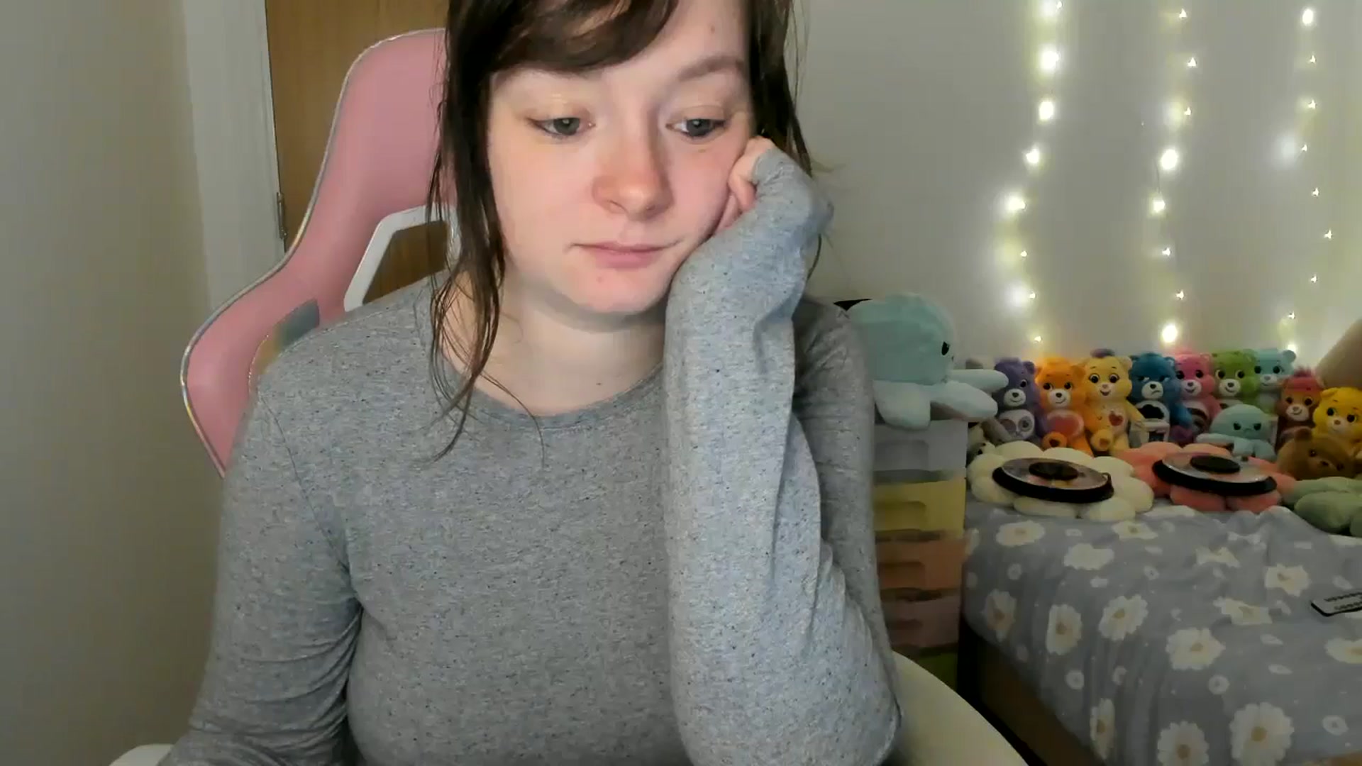 Gallery image thumbnail from JessieBear_'s myfreecams stream on, 01/03/2025, 18:03 image 14 of 20