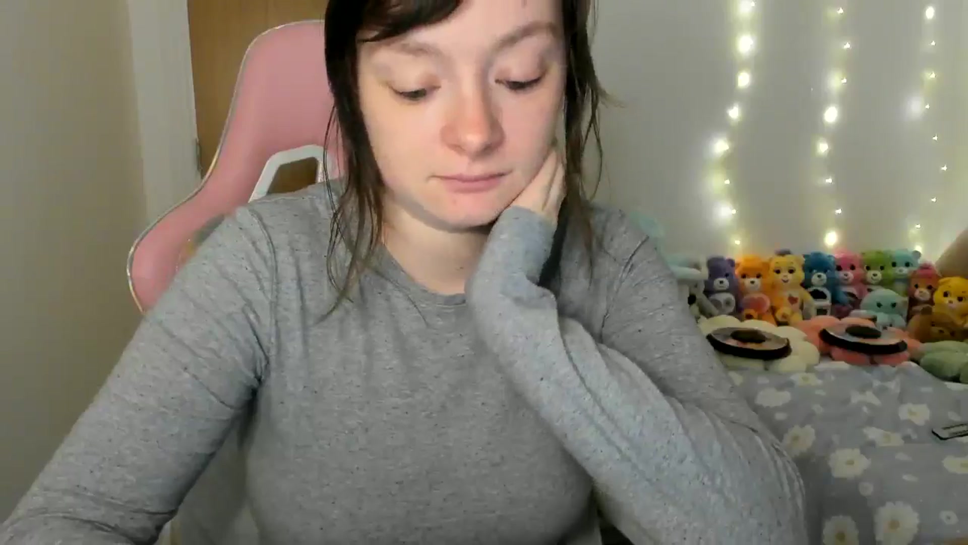 Gallery image thumbnail from JessieBear_'s myfreecams stream on, 01/03/2025, 18:03 image 6 of 20