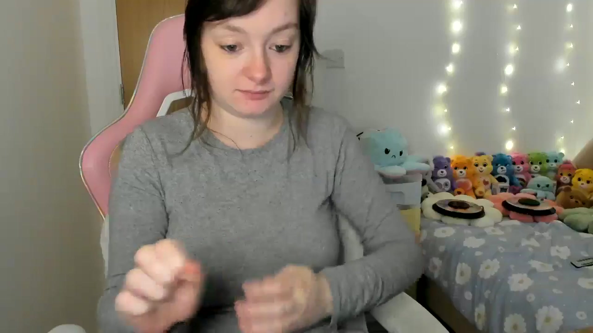 Gallery image thumbnail from JessieBear_'s myfreecams stream on, 01/03/2025, 18:03 image 4 of 20