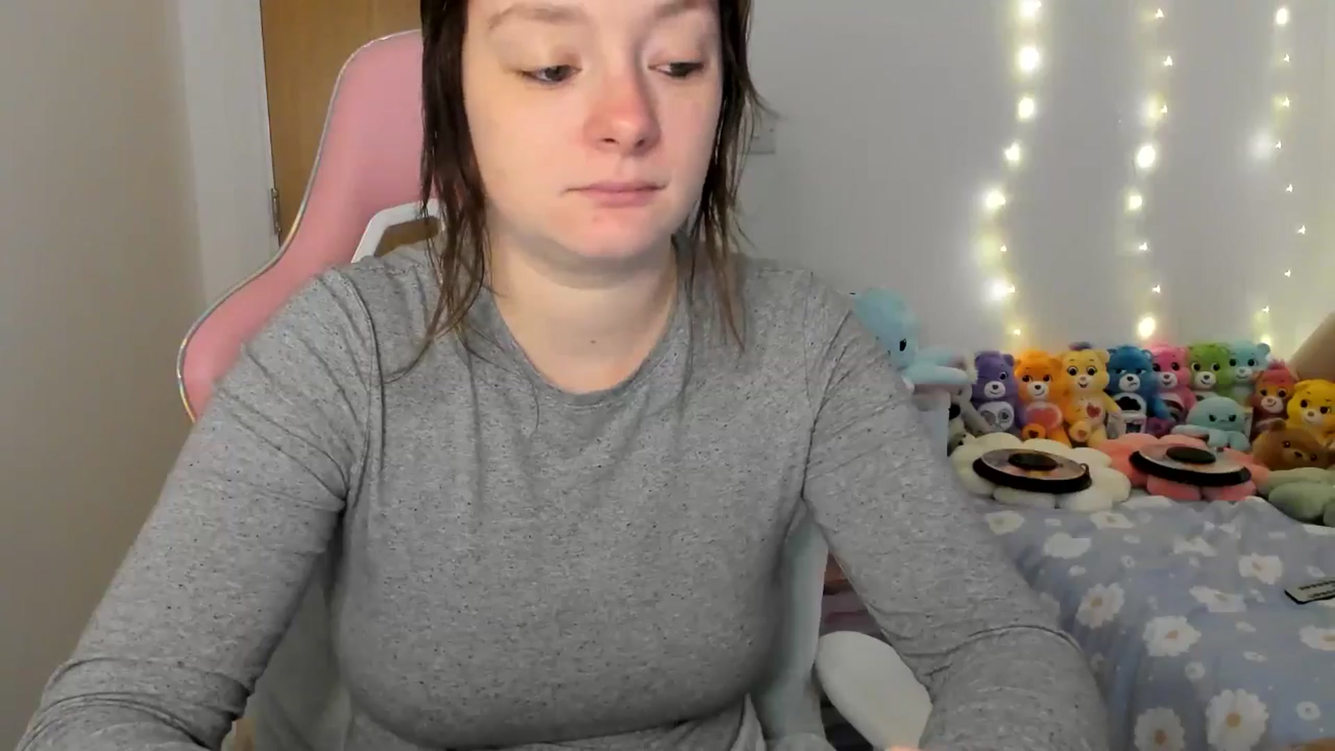 Gallery image thumbnail from JessieBear_'s myfreecams stream on, 01/03/2025, 18:03 image 3 of 20