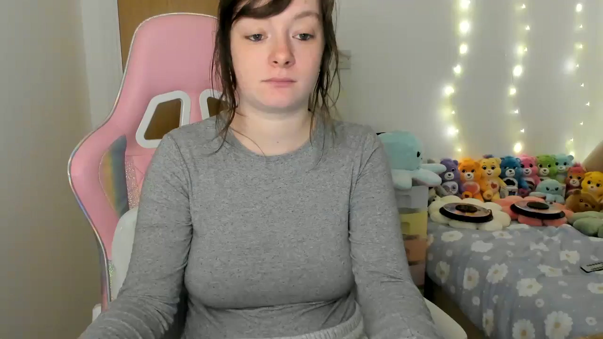 Gallery image thumbnail from JessieBear_'s myfreecams stream on, 01/03/2025, 18:03 image 15 of 20