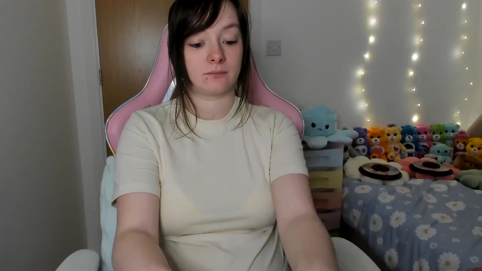 Gallery image thumbnail from JessieBear_'s myfreecams stream on, 01/06/2025, 17:50 image 19 of 20