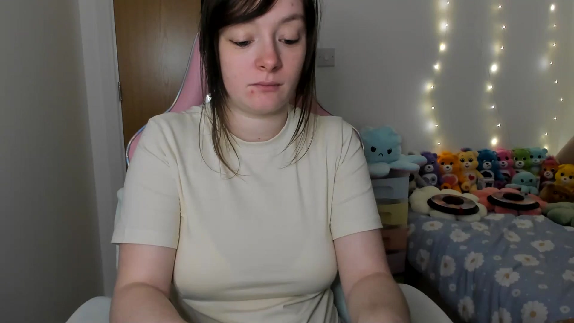 Gallery image thumbnail from JessieBear_'s myfreecams stream on, 01/06/2025, 17:50 image 20 of 20