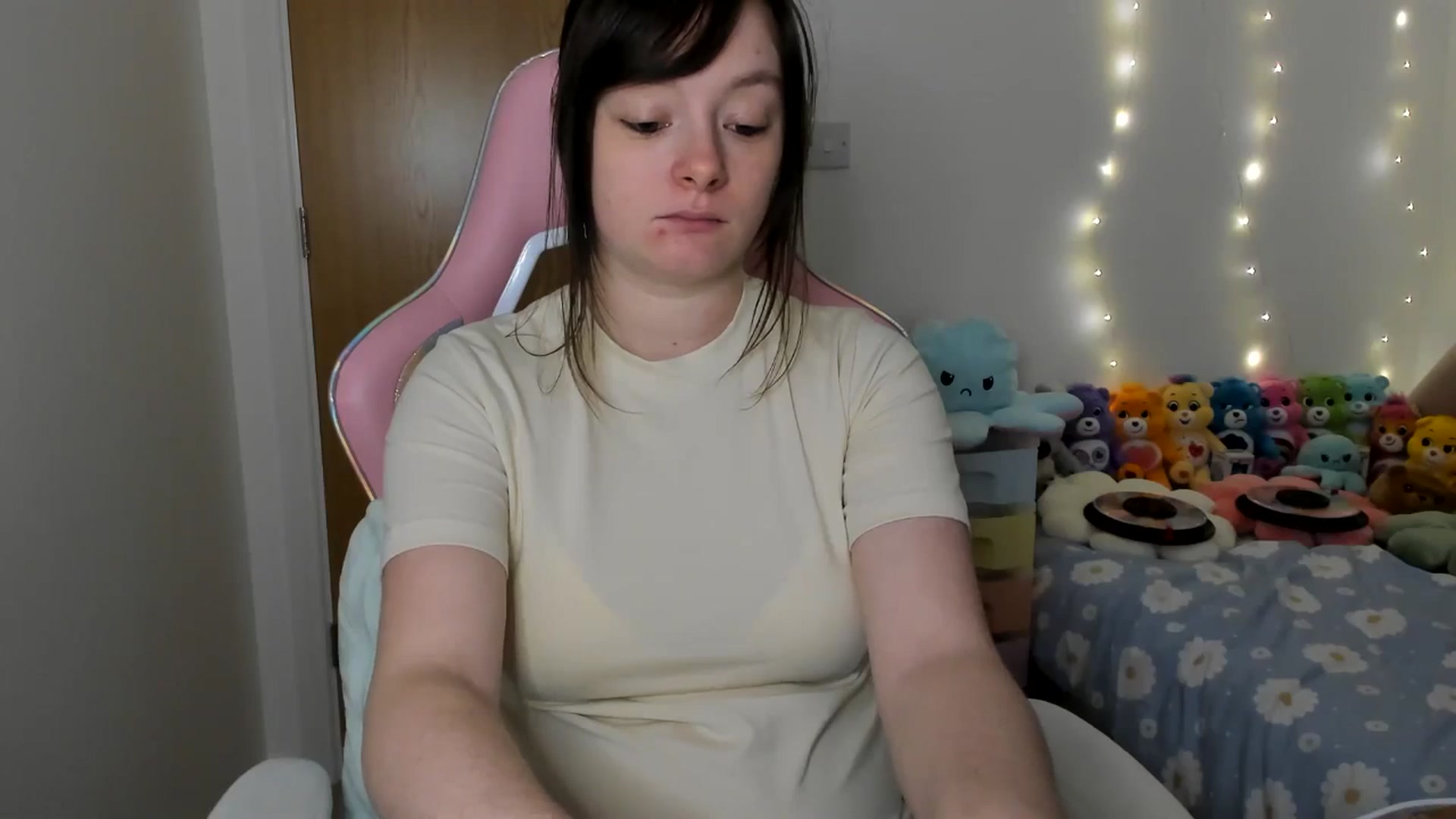 Gallery image thumbnail from JessieBear_'s myfreecams stream on, 01/06/2025, 17:50 image 12 of 20