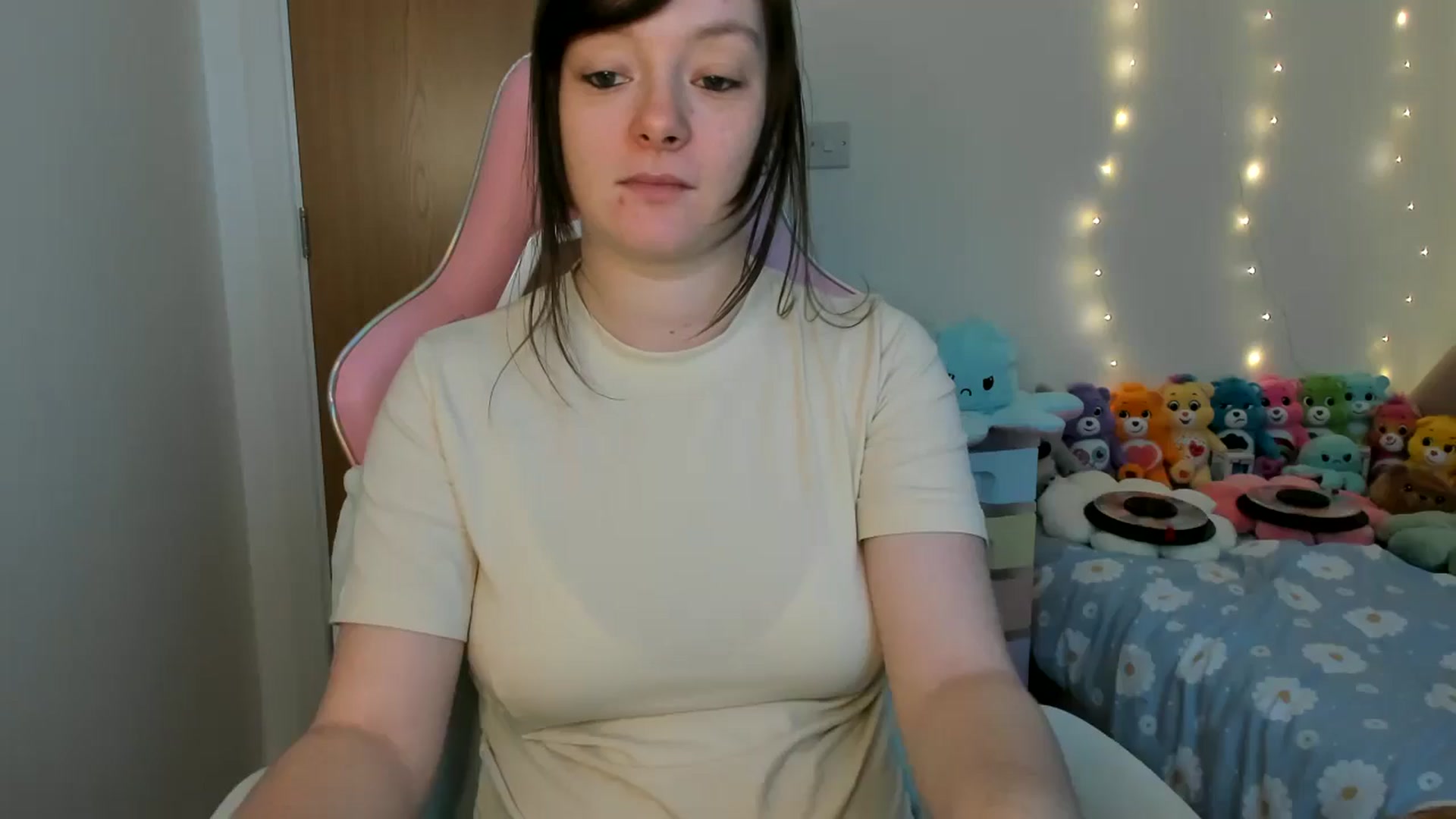 Gallery image thumbnail from JessieBear_'s myfreecams stream on, 01/06/2025, 17:50 image 1 of 20