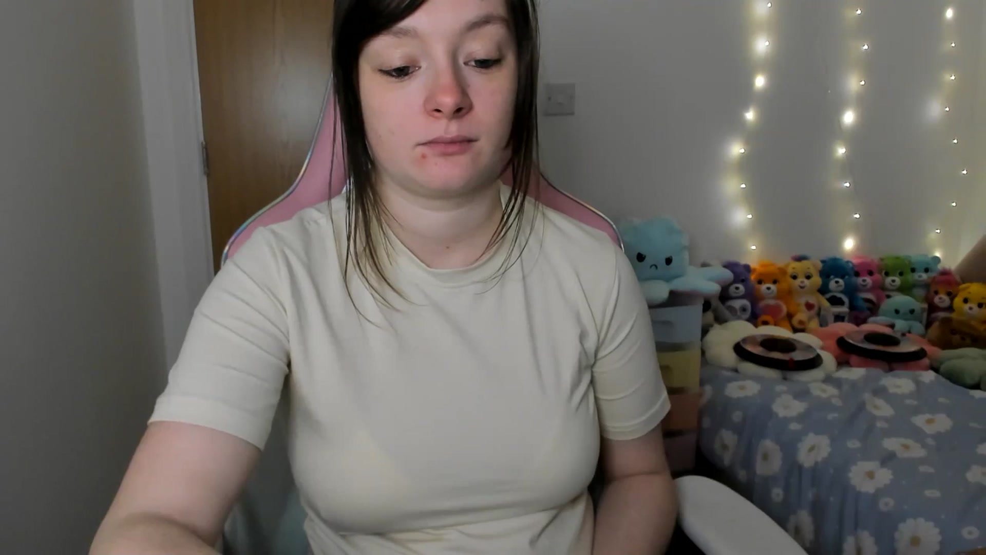 Gallery image thumbnail from JessieBear_'s myfreecams stream on, 01/06/2025, 17:50 image 17 of 20