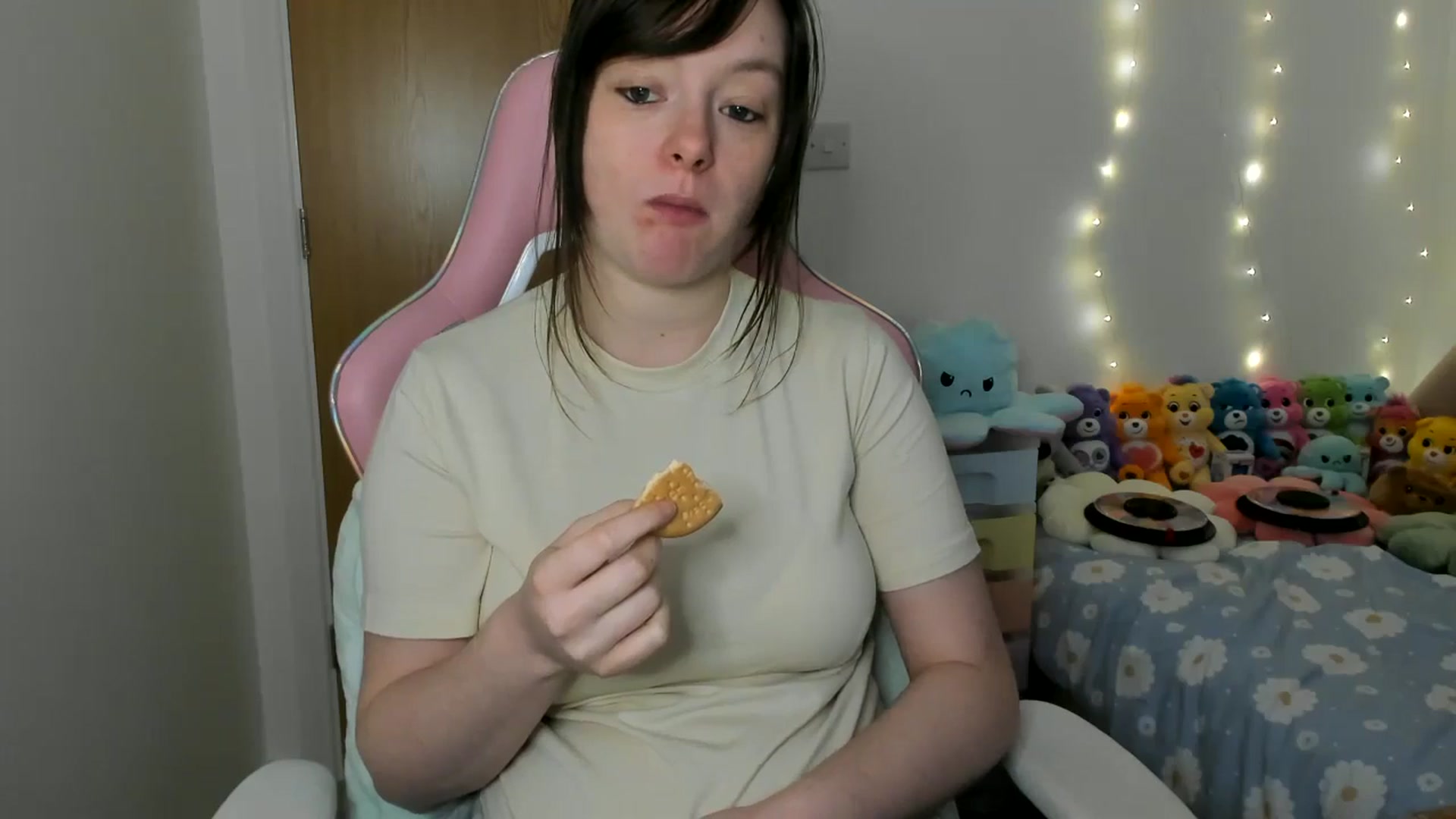 Gallery image thumbnail from JessieBear_'s myfreecams stream on, 01/06/2025, 17:50 image 8 of 20