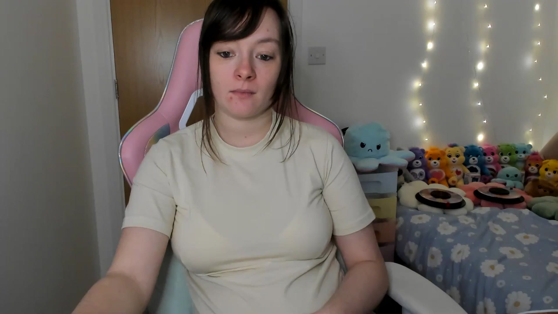 Gallery image thumbnail from JessieBear_'s myfreecams stream on, 01/06/2025, 17:50 image 11 of 20