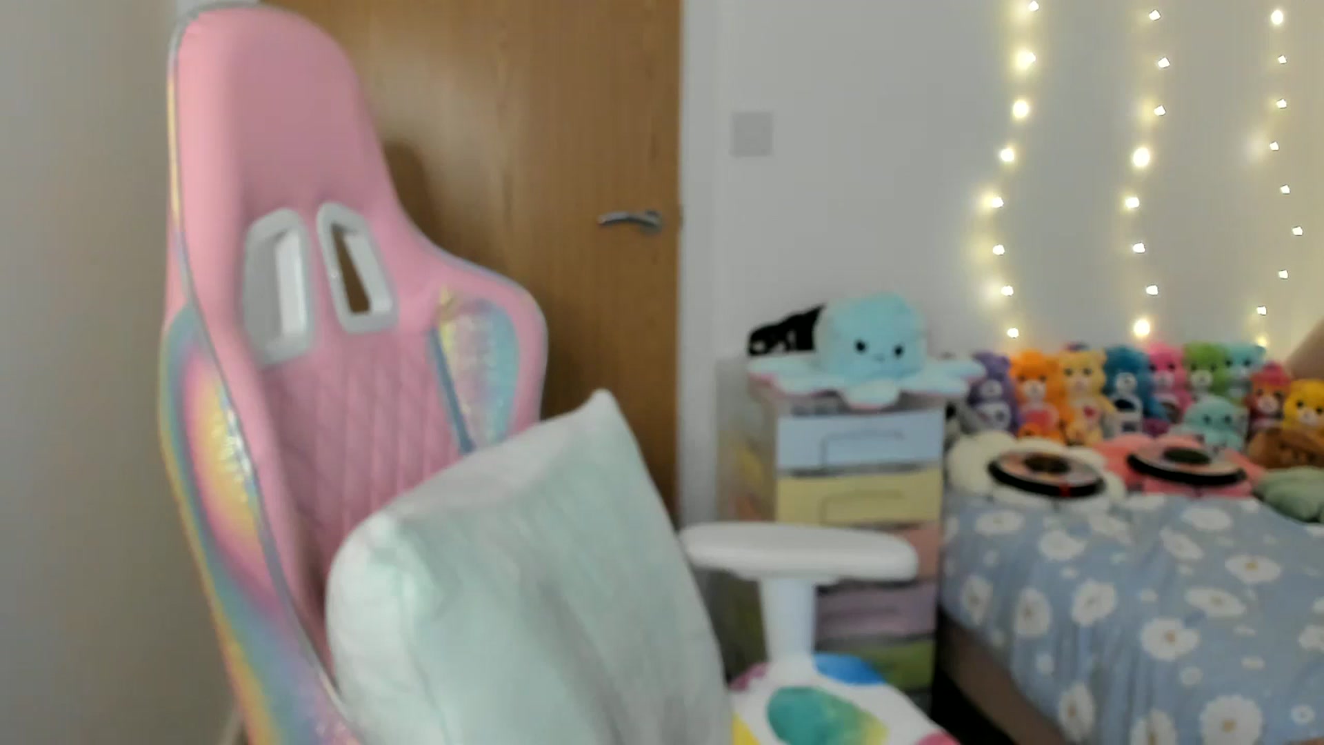 Gallery image thumbnail from JessieBear_'s myfreecams stream on, 01/06/2025, 17:50 image 5 of 20