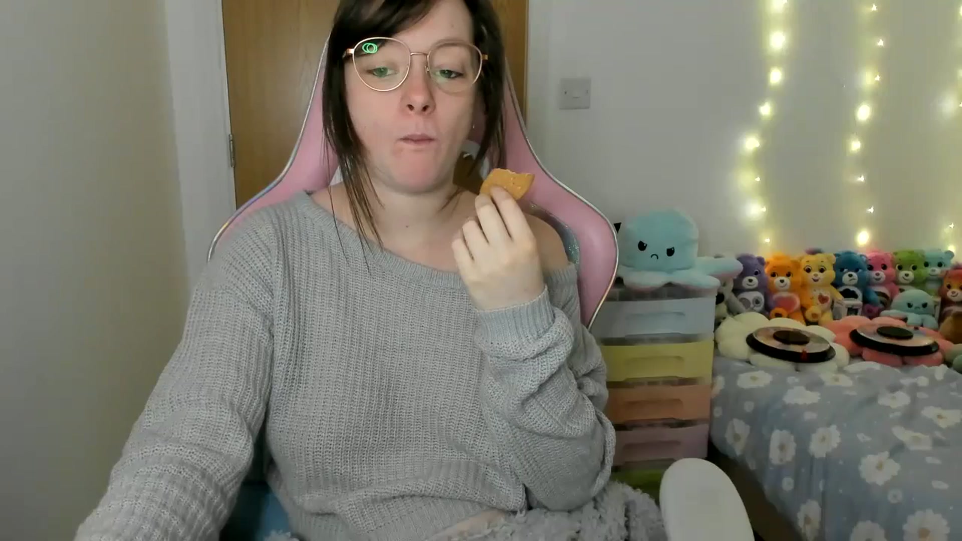 Gallery image thumbnail from JessieBear_'s myfreecams stream on, 01/09/2025, 17:31 image 5 of 20