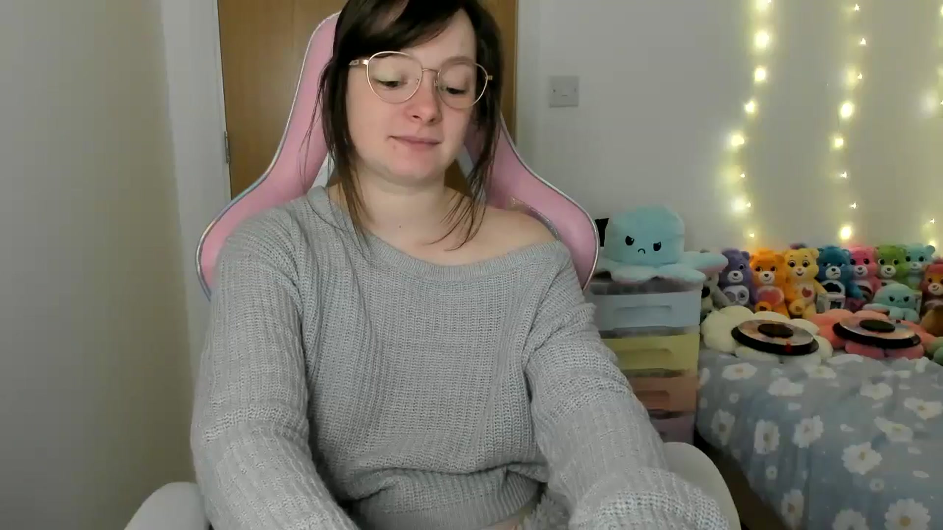 Gallery image thumbnail from JessieBear_'s myfreecams stream on, 01/09/2025, 17:31 image 4 of 20