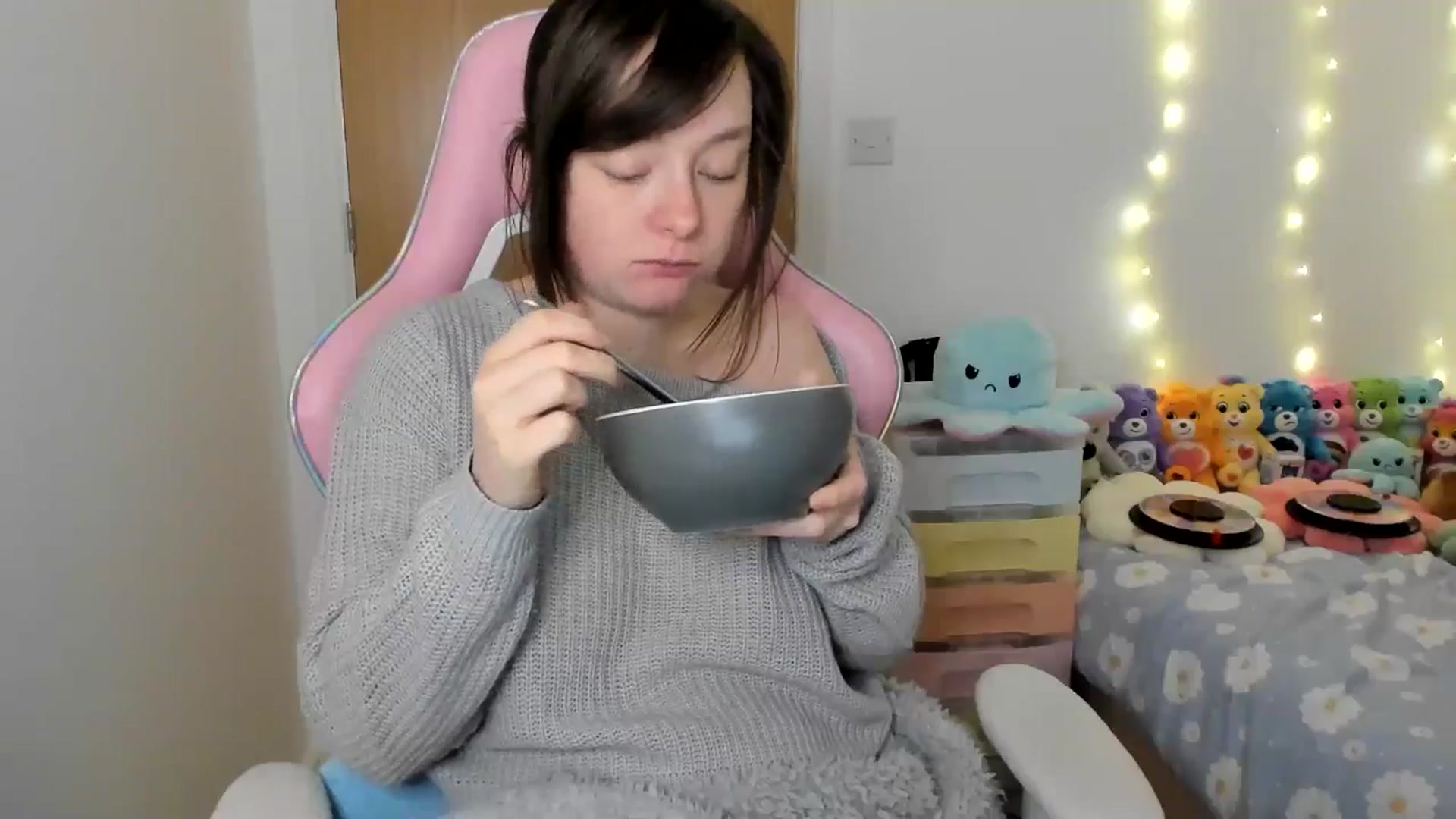 Gallery image thumbnail from JessieBear_'s myfreecams stream on, 01/09/2025, 18:02 image 9 of 20