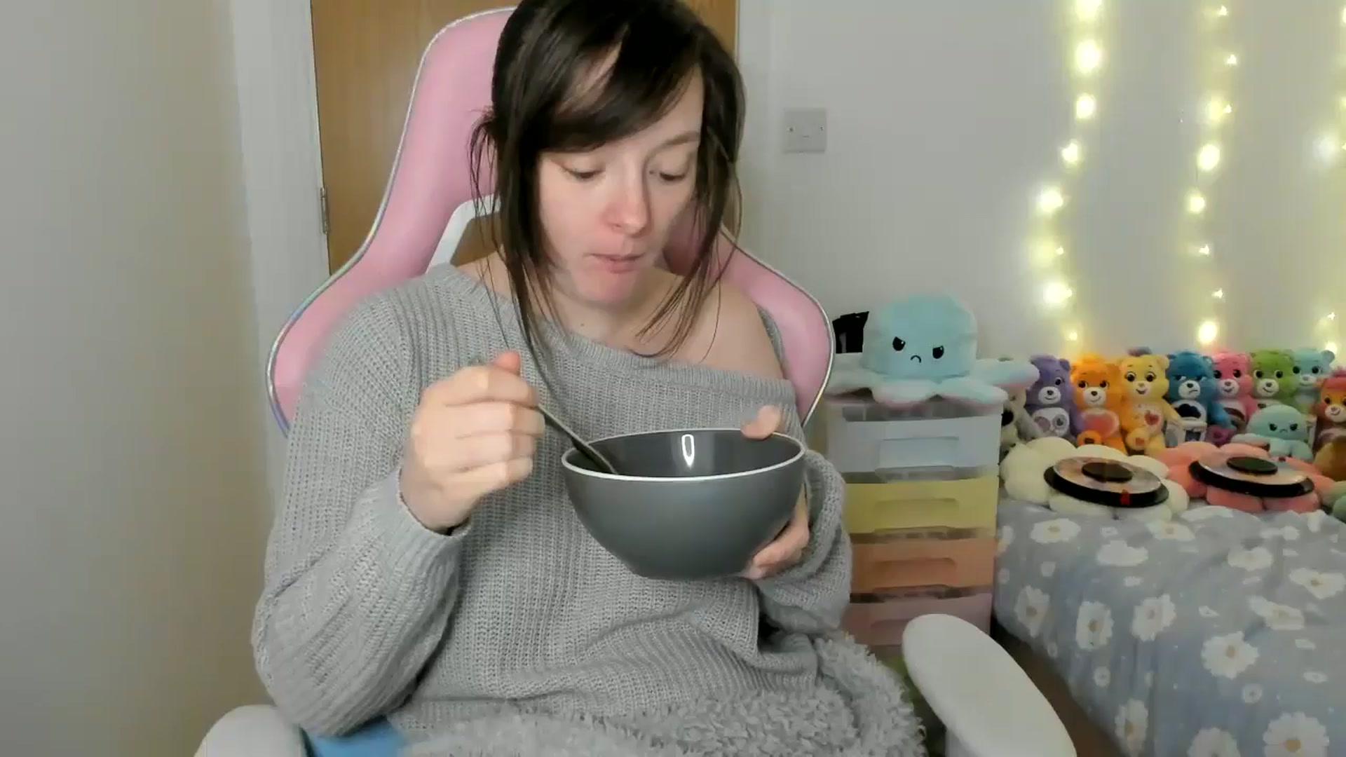 Gallery image thumbnail from JessieBear_'s myfreecams stream on, 01/09/2025, 18:02 image 8 of 20