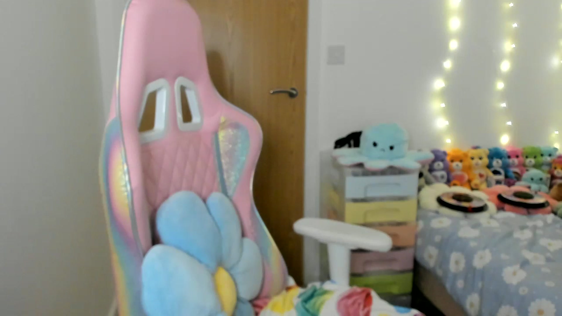 Gallery image thumbnail from JessieBear_'s myfreecams stream on, 01/09/2025, 18:02 image 6 of 20