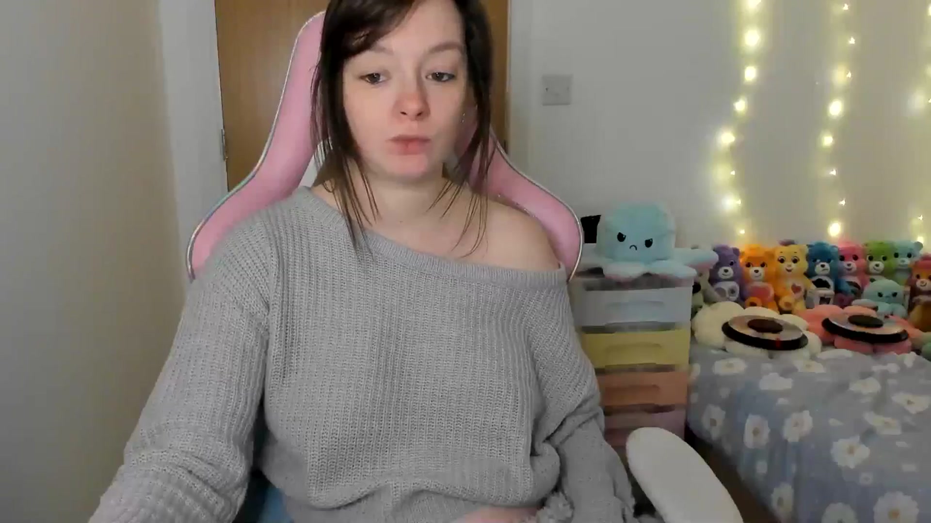 Gallery image thumbnail from JessieBear_'s myfreecams stream on, 01/09/2025, 18:02 image 13 of 20