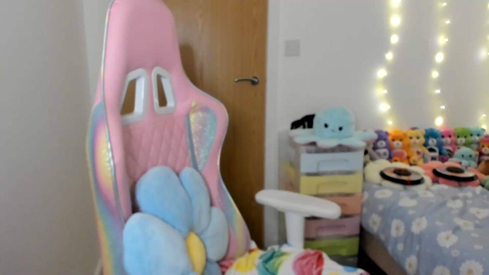 Gallery image thumbnail from JessieBear_'s myfreecams stream on, 01/09/2025, 18:02 image 7 of 20