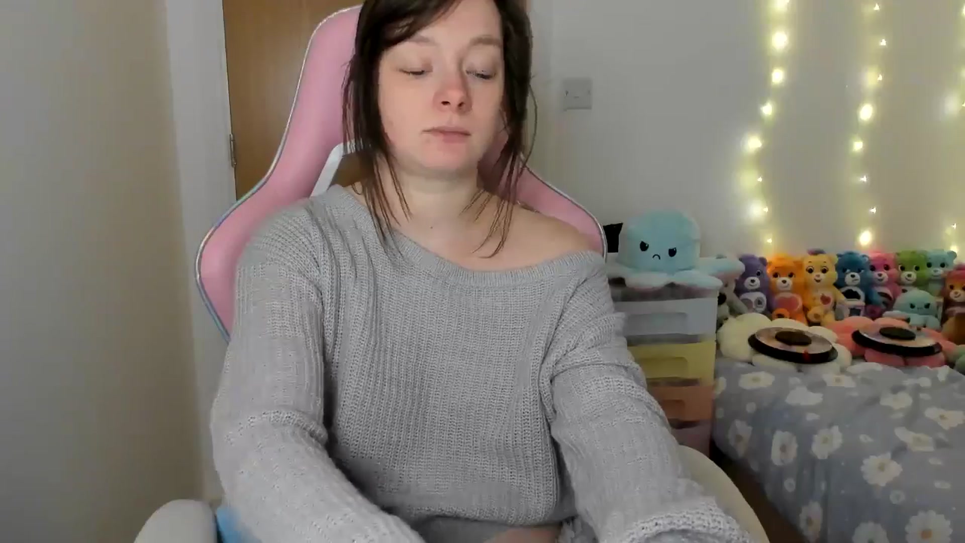 Gallery image thumbnail from JessieBear_'s myfreecams stream on, 01/09/2025, 18:02 image 14 of 20