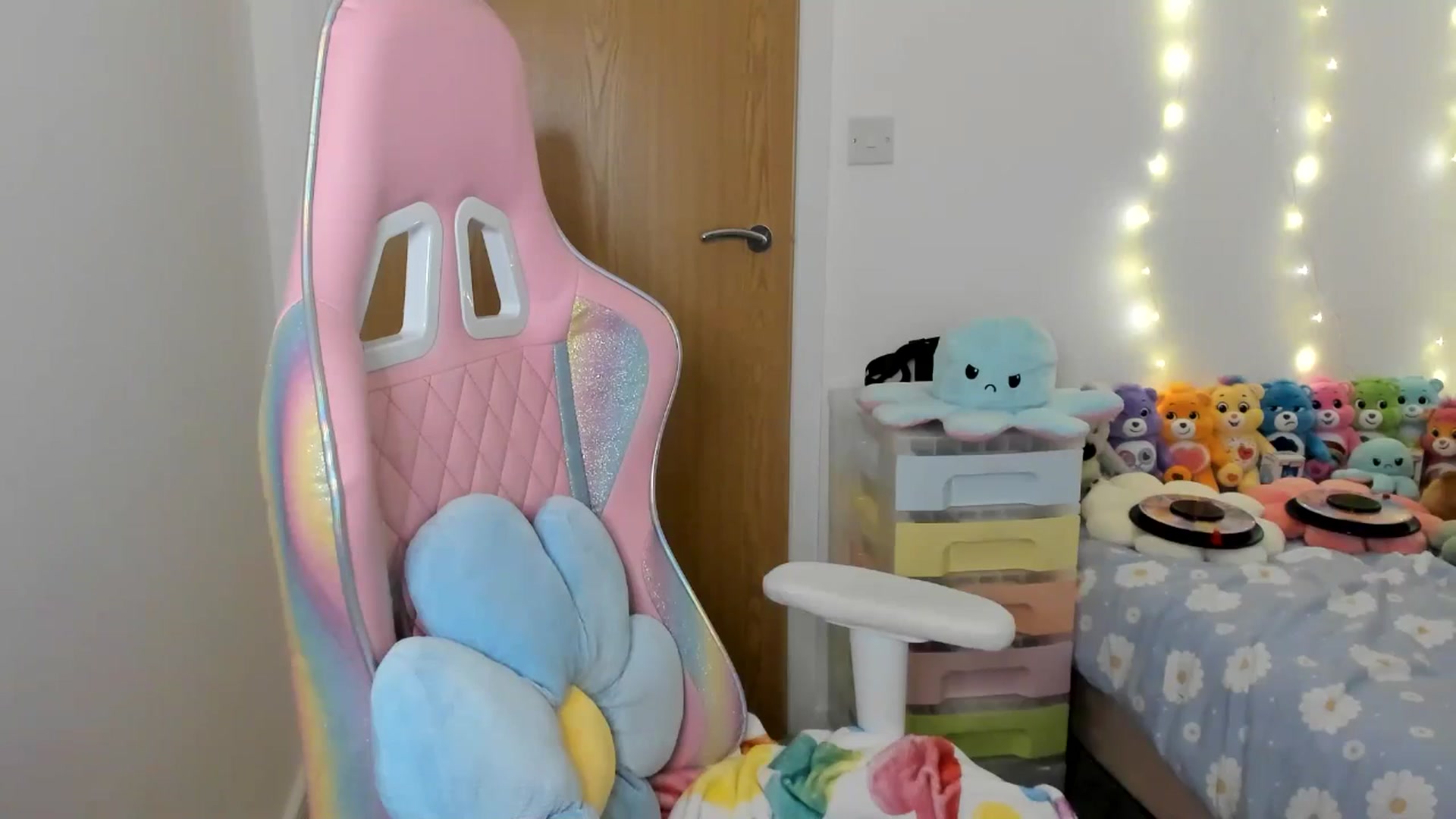 Gallery image thumbnail from JessieBear_'s myfreecams stream on, 01/09/2025, 18:02 image 11 of 20