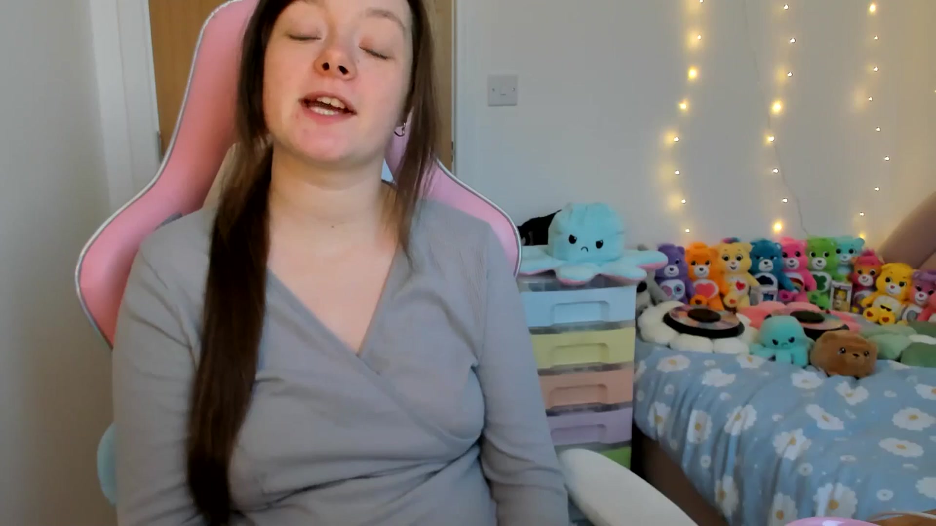 Gallery image thumbnail from JessieBear_'s myfreecams stream on, 01/10/2025, 16:20 image 9 of 20