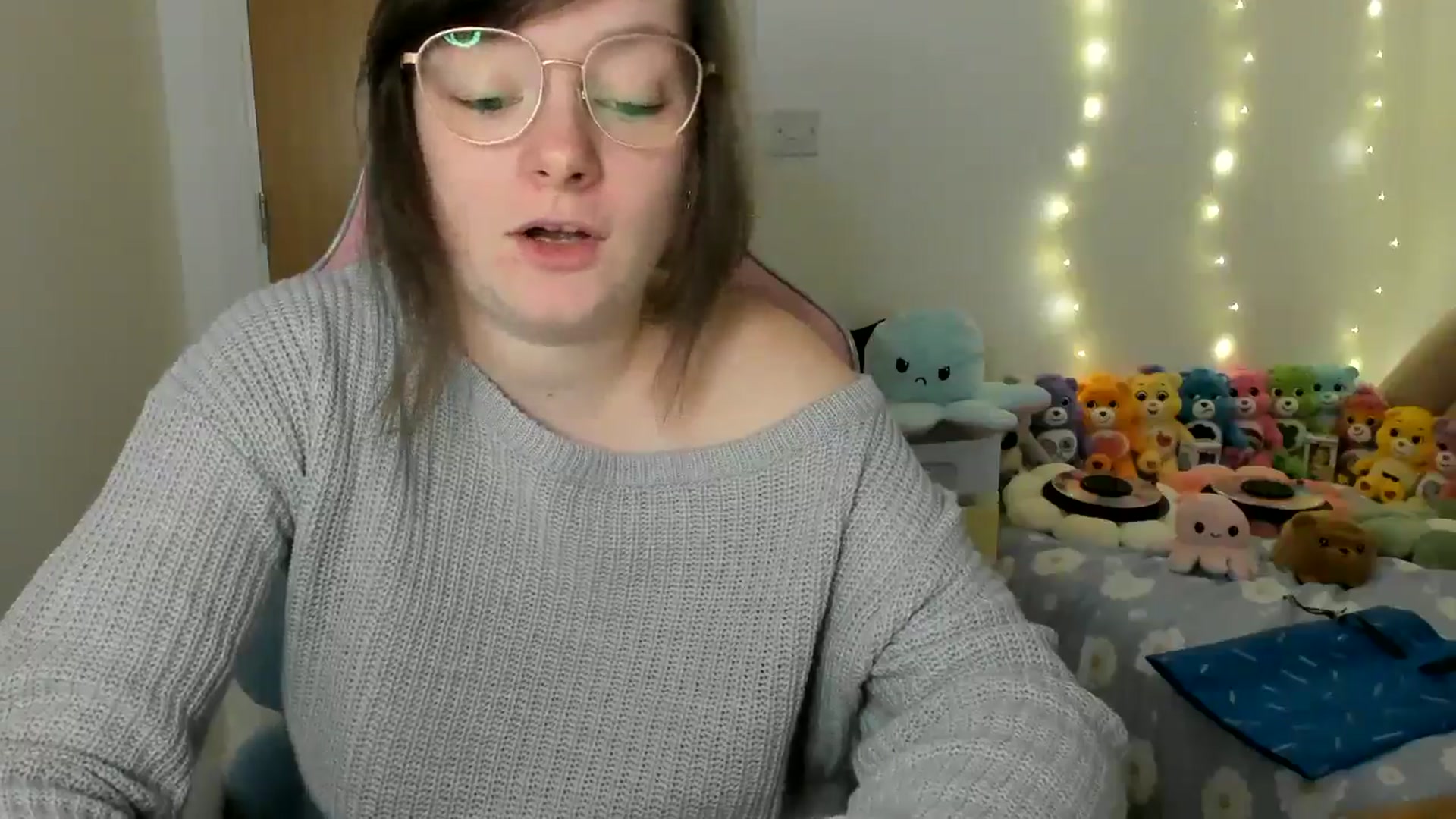 Gallery image thumbnail from JessieBear_'s myfreecams stream on, 01/10/2025, 16:56 image 18 of 20