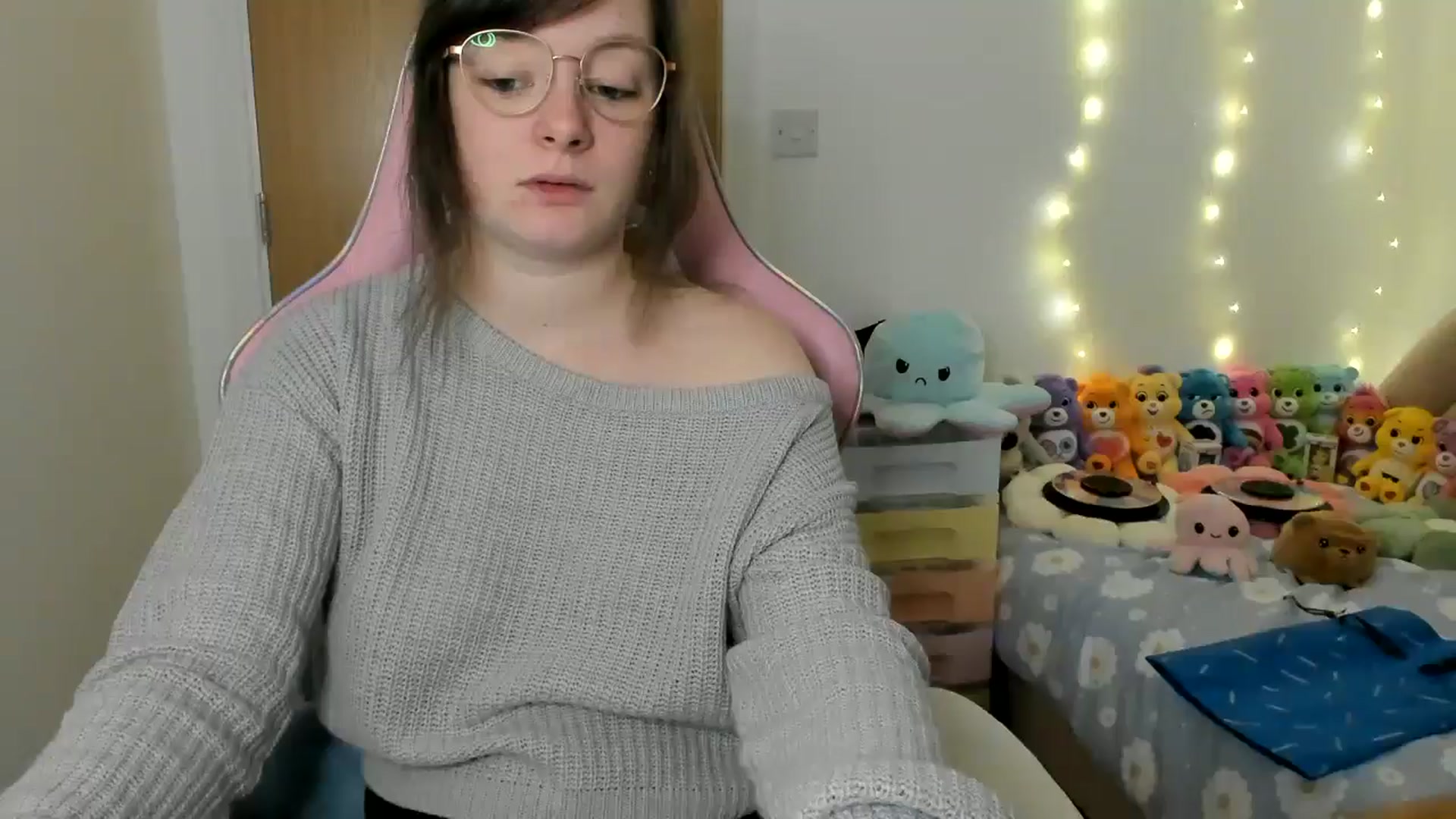 Gallery image thumbnail from JessieBear_'s myfreecams stream on, 01/10/2025, 16:56 image 17 of 20