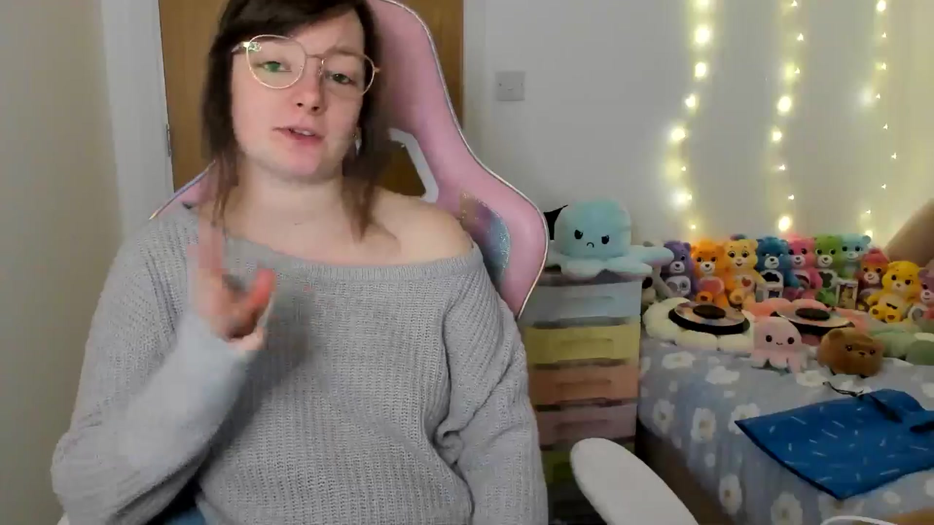 Gallery image thumbnail from JessieBear_'s myfreecams stream on, 01/10/2025, 16:56 image 9 of 20