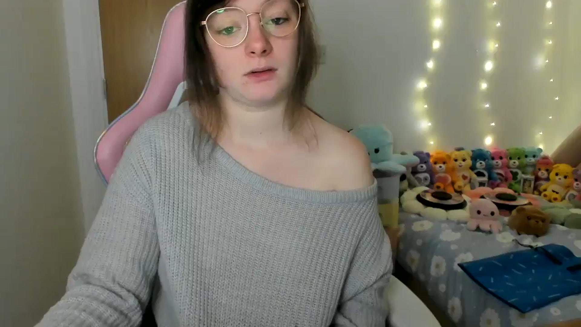 Gallery image thumbnail from JessieBear_'s myfreecams stream on, 01/10/2025, 17:16 image 13 of 20