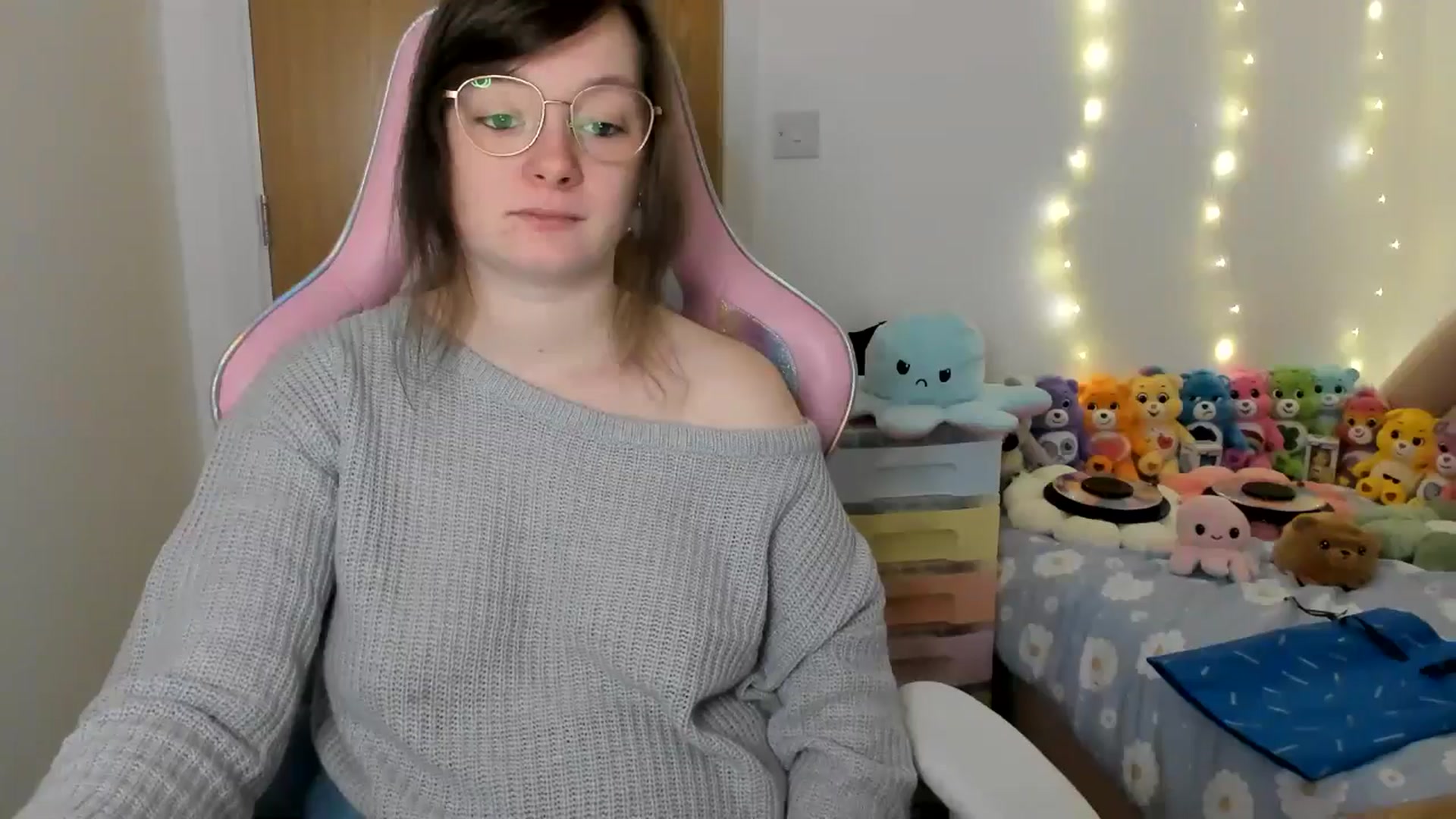 Gallery image thumbnail from JessieBear_'s myfreecams stream on, 01/10/2025, 17:16 image 2 of 20