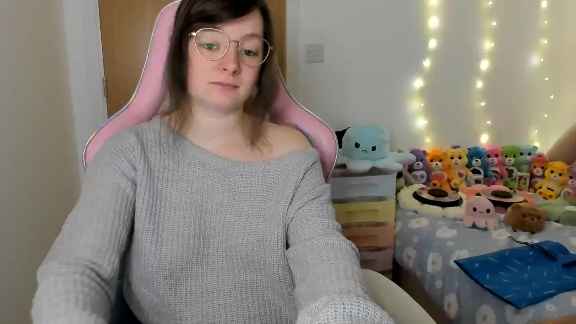 Gallery image thumbnail from JessieBear_'s myfreecams stream on, 01/10/2025, 17:16 image 1 of 20