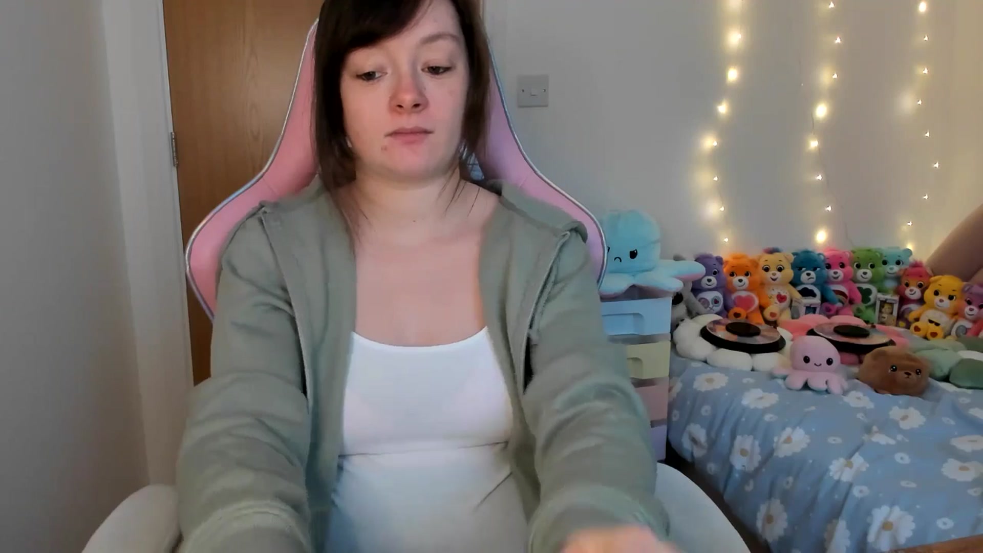 Gallery image thumbnail from JessieBear_'s myfreecams stream on, 01/14/2025, 16:52 image 8 of 20