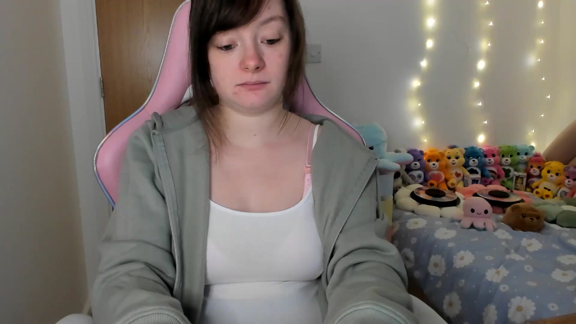 Gallery image thumbnail from JessieBear_'s myfreecams stream on, 01/14/2025, 16:52 image 15 of 20