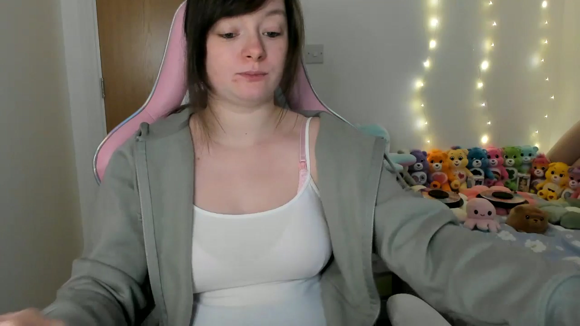 Gallery image thumbnail from JessieBear_'s myfreecams stream on, 01/14/2025, 16:52 image 14 of 20