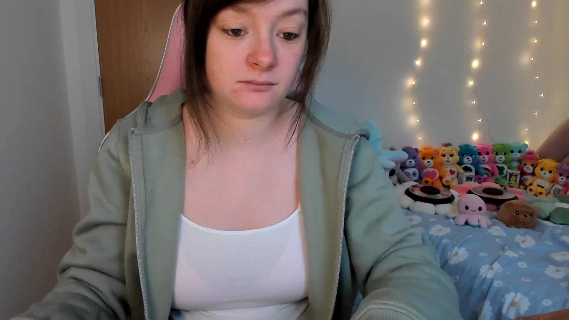 Gallery image thumbnail from JessieBear_'s myfreecams stream on, 01/14/2025, 16:52 image 1 of 20