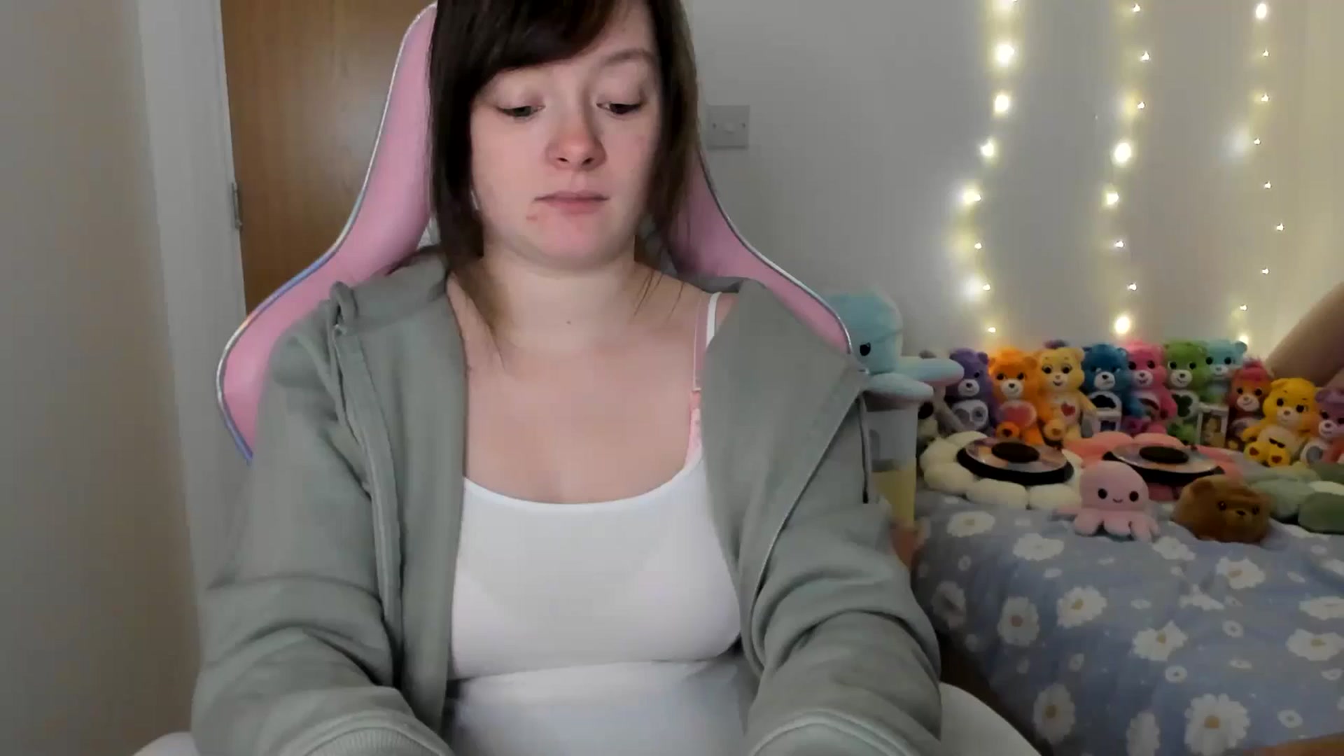 Gallery image thumbnail from JessieBear_'s myfreecams stream on, 01/14/2025, 16:52 image 17 of 20