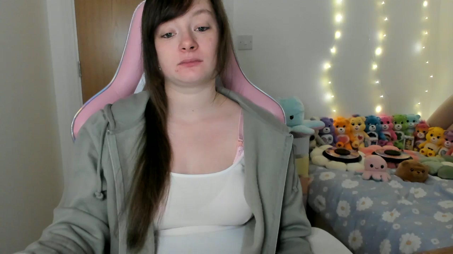 Gallery image thumbnail from JessieBear_'s myfreecams stream on, 01/14/2025, 16:52 image 18 of 20