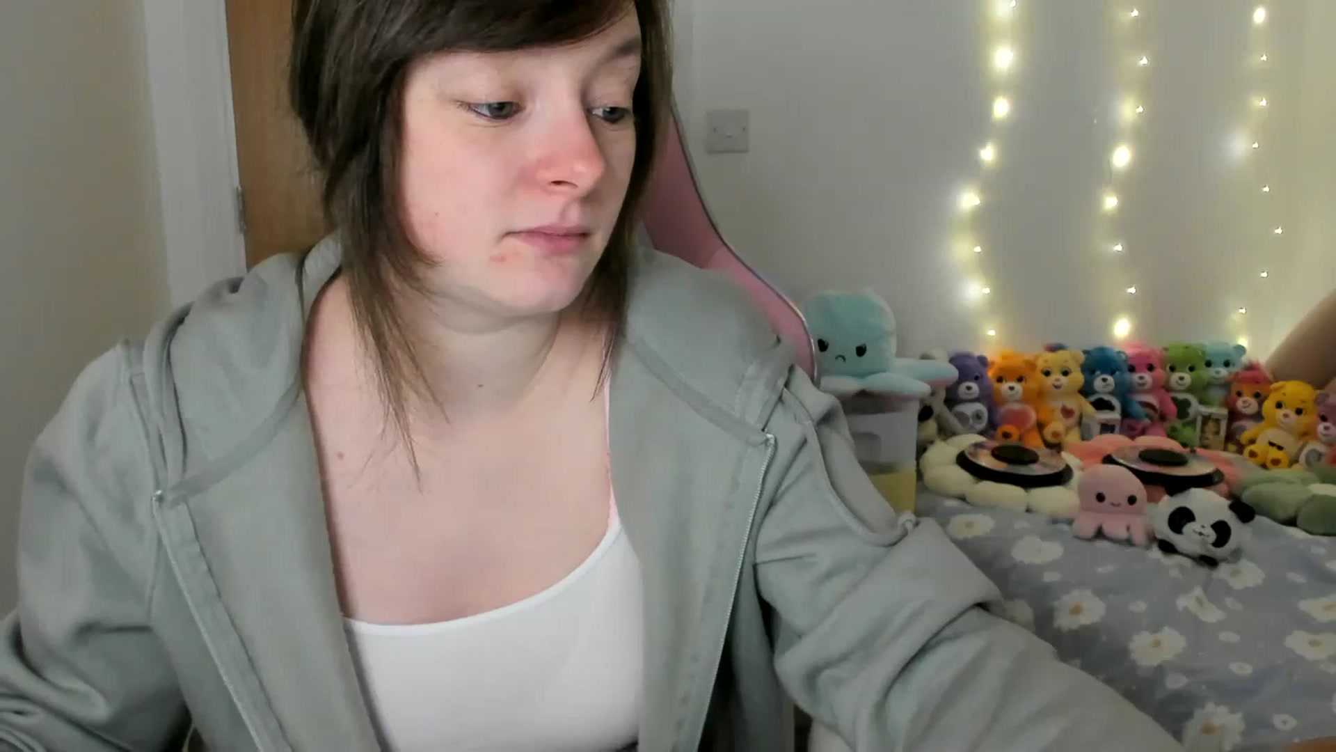 Gallery image thumbnail from JessieBear_'s myfreecams stream on, 01/14/2025, 18:09 image 14 of 20