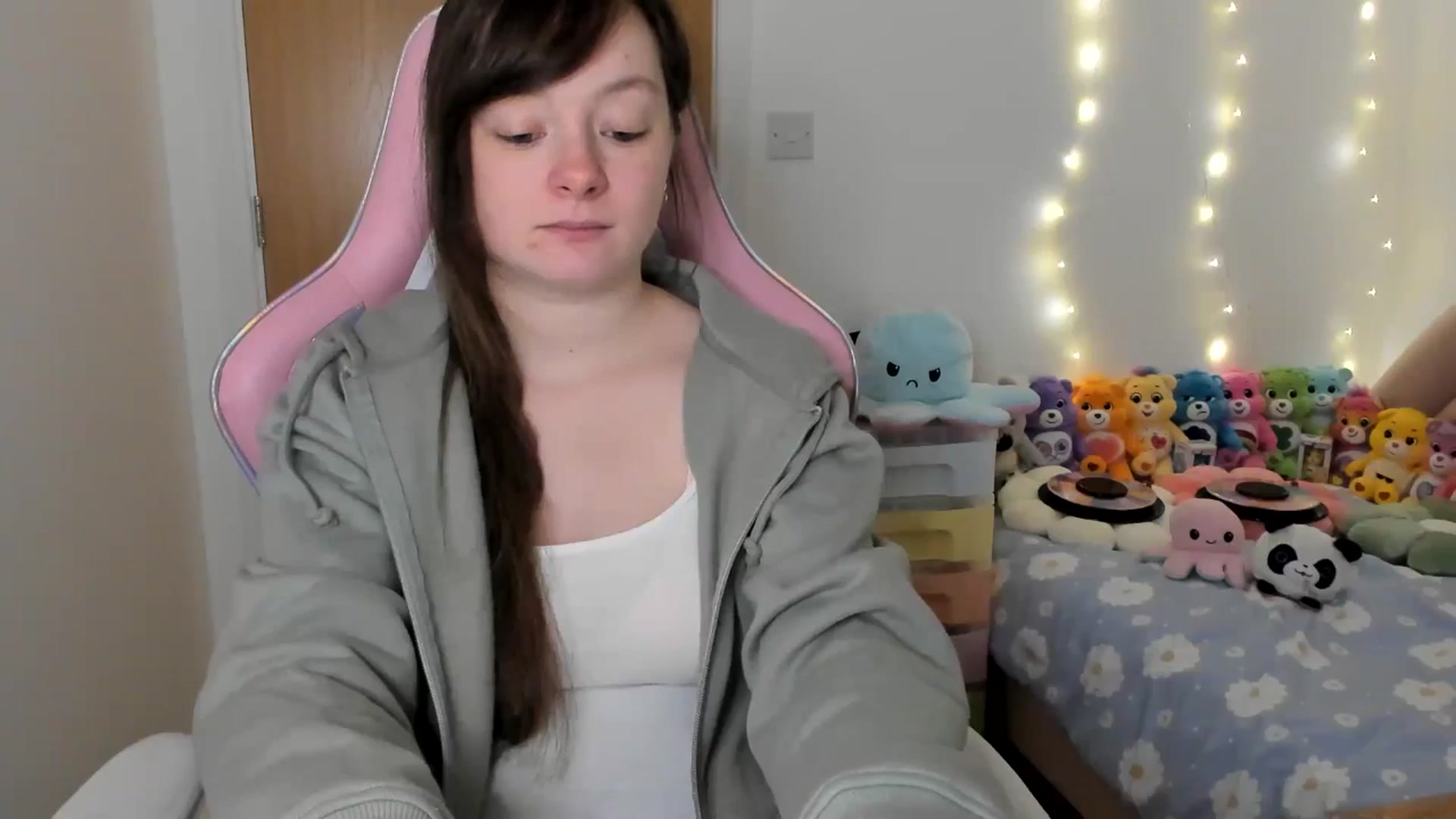 Gallery image thumbnail from JessieBear_'s myfreecams stream on, 01/14/2025, 18:09 image 7 of 20