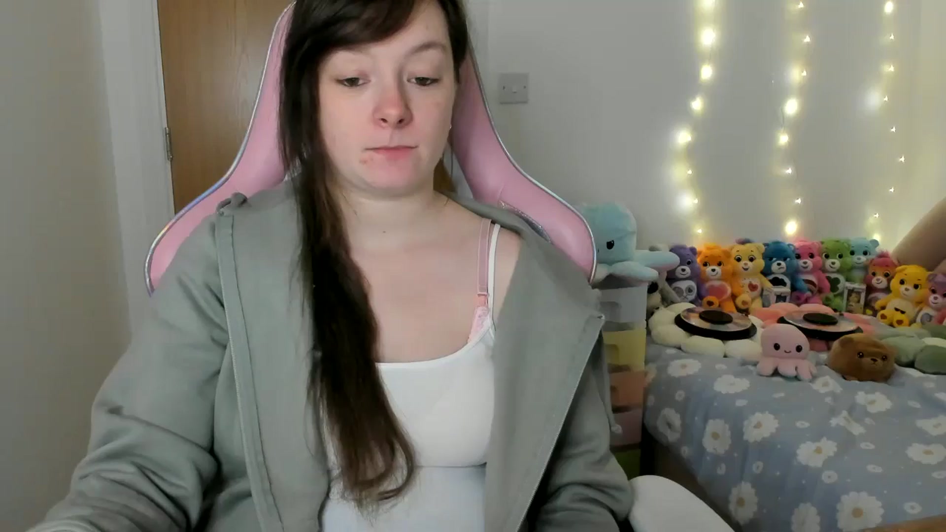 Gallery image thumbnail from JessieBear_'s myfreecams stream on, 01/14/2025, 18:09 image 1 of 20