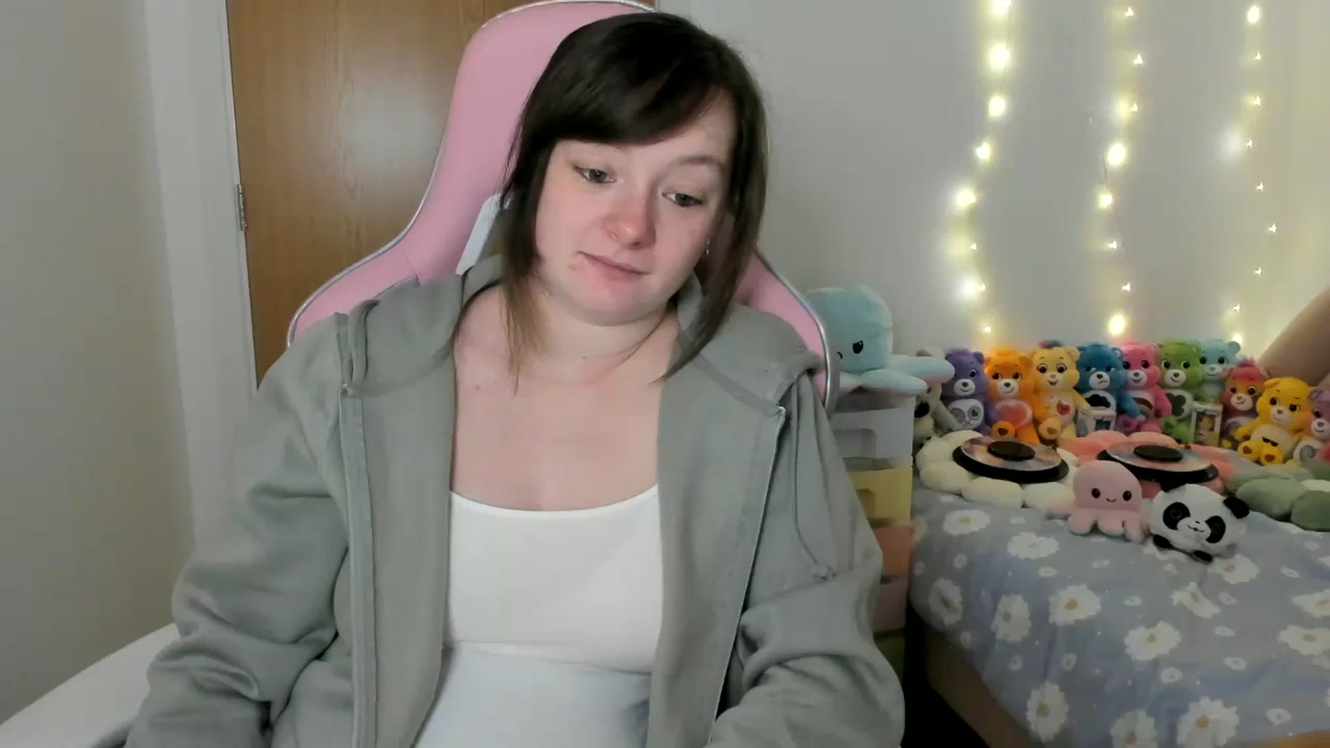 Gallery image thumbnail from JessieBear_'s myfreecams stream on, 01/14/2025, 18:09 image 15 of 20
