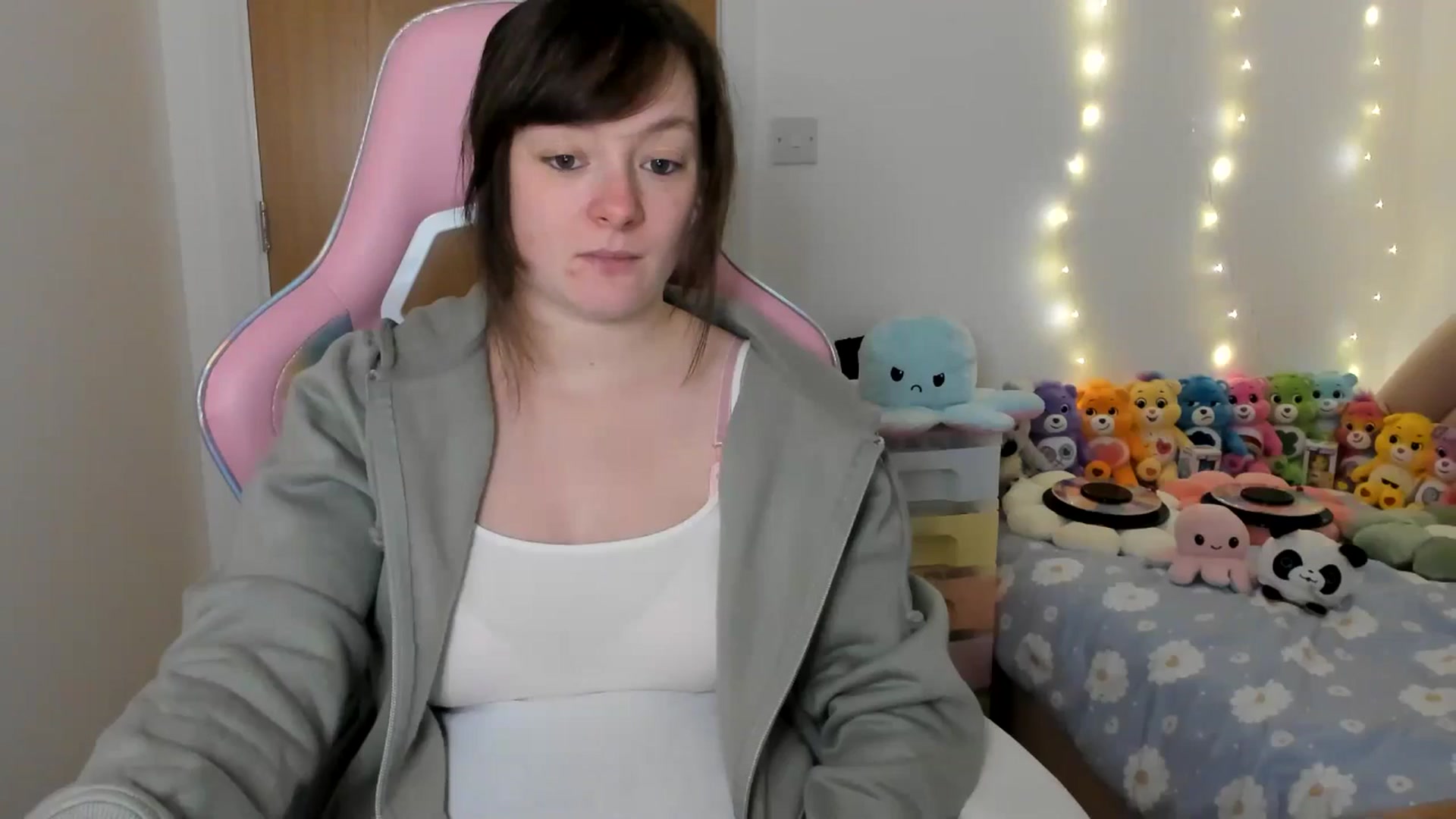 Gallery image thumbnail from JessieBear_'s myfreecams stream on, 01/14/2025, 18:09 image 11 of 20