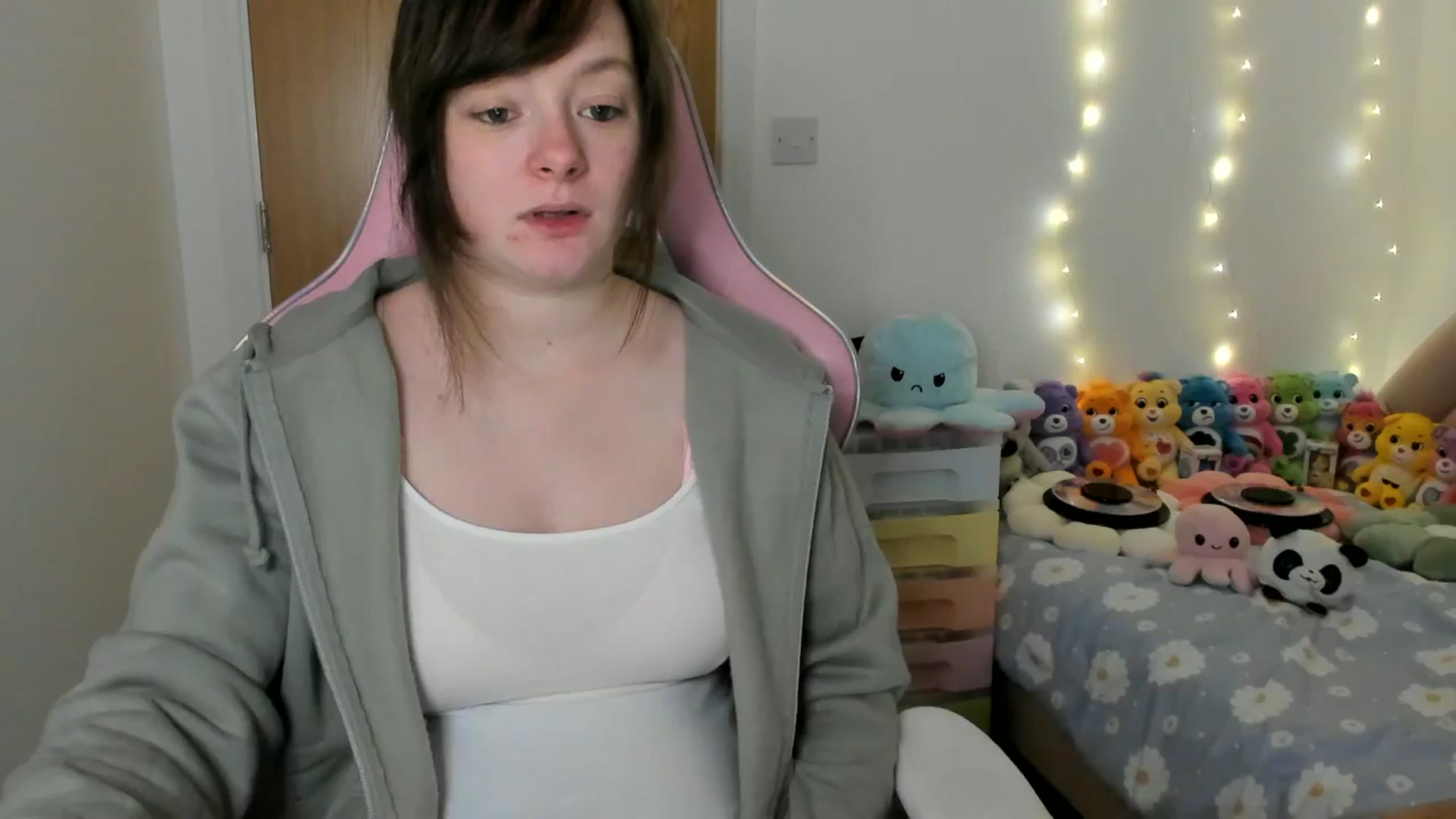 Gallery image thumbnail from JessieBear_'s myfreecams stream on, 01/14/2025, 18:09 image 18 of 20