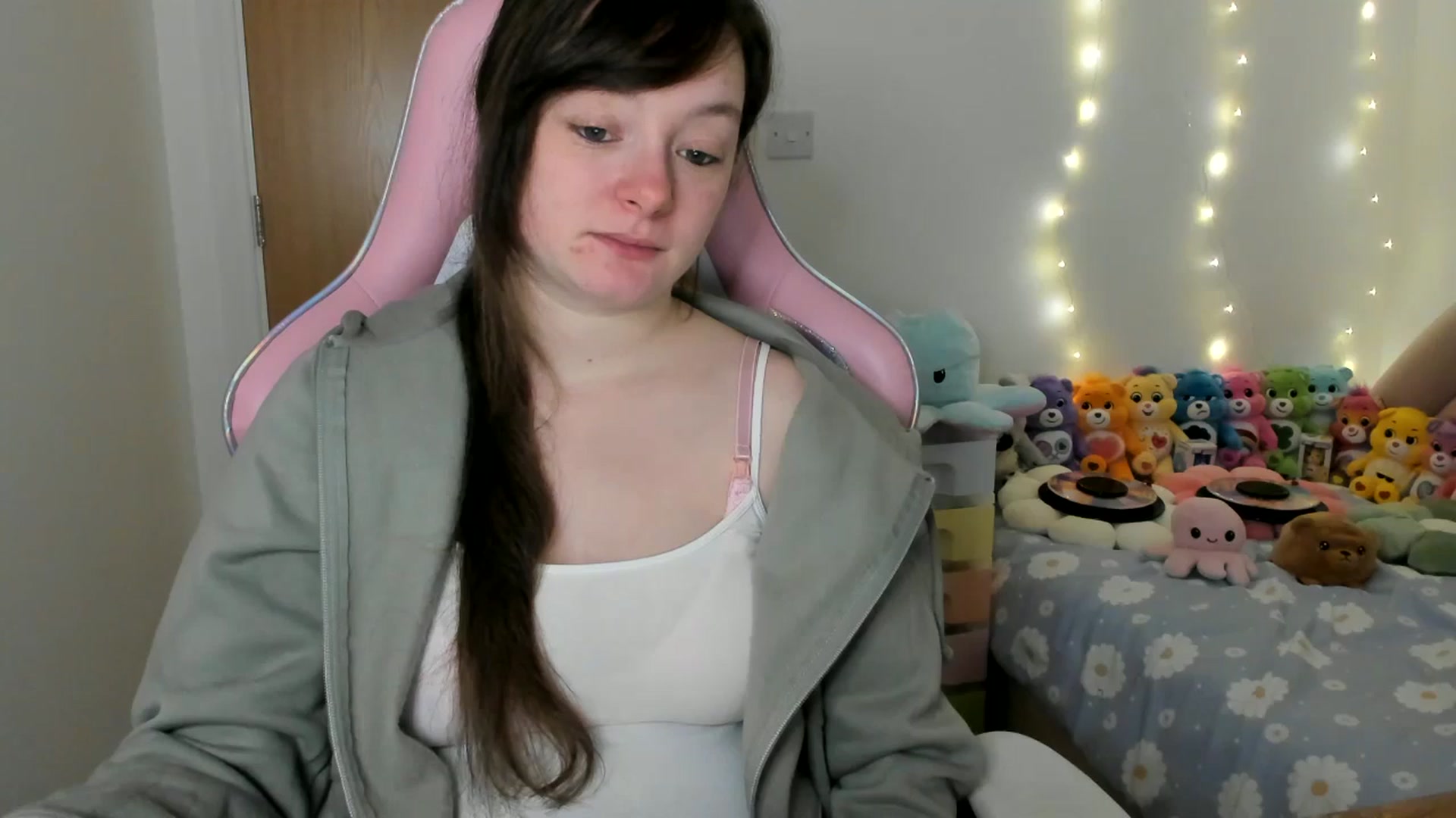 Gallery image thumbnail from JessieBear_'s myfreecams stream on, 01/14/2025, 18:09 image 5 of 20