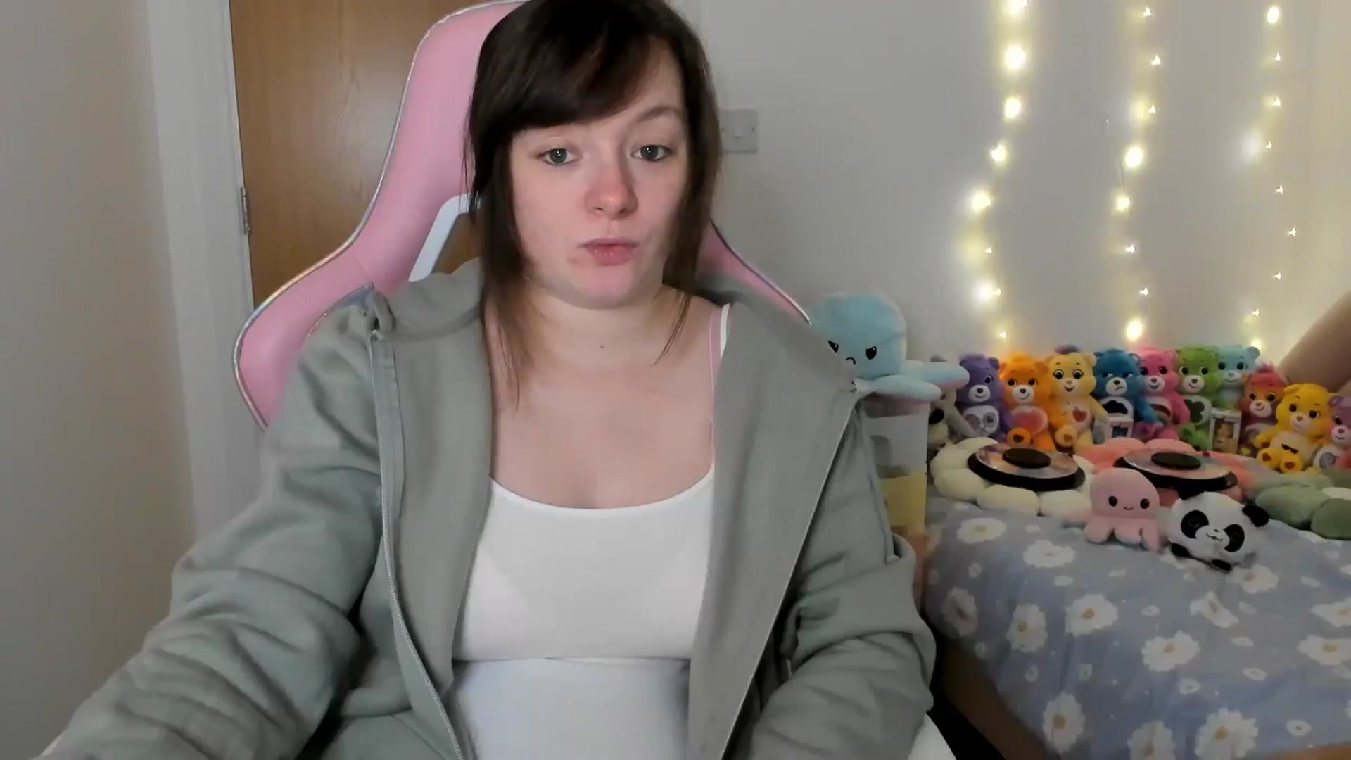 Gallery image thumbnail from JessieBear_'s myfreecams stream on, 01/14/2025, 18:09 image 13 of 20