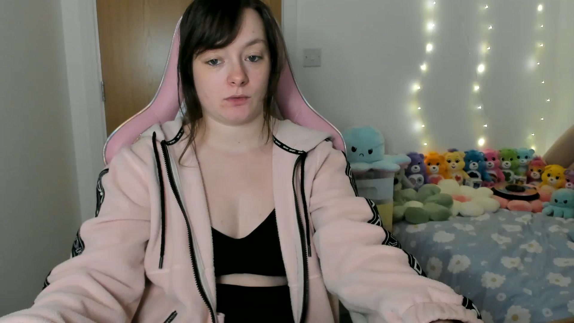 Gallery image thumbnail from JessieBear_'s myfreecams stream on, 01/16/2025, 18:06 image 20 of 20