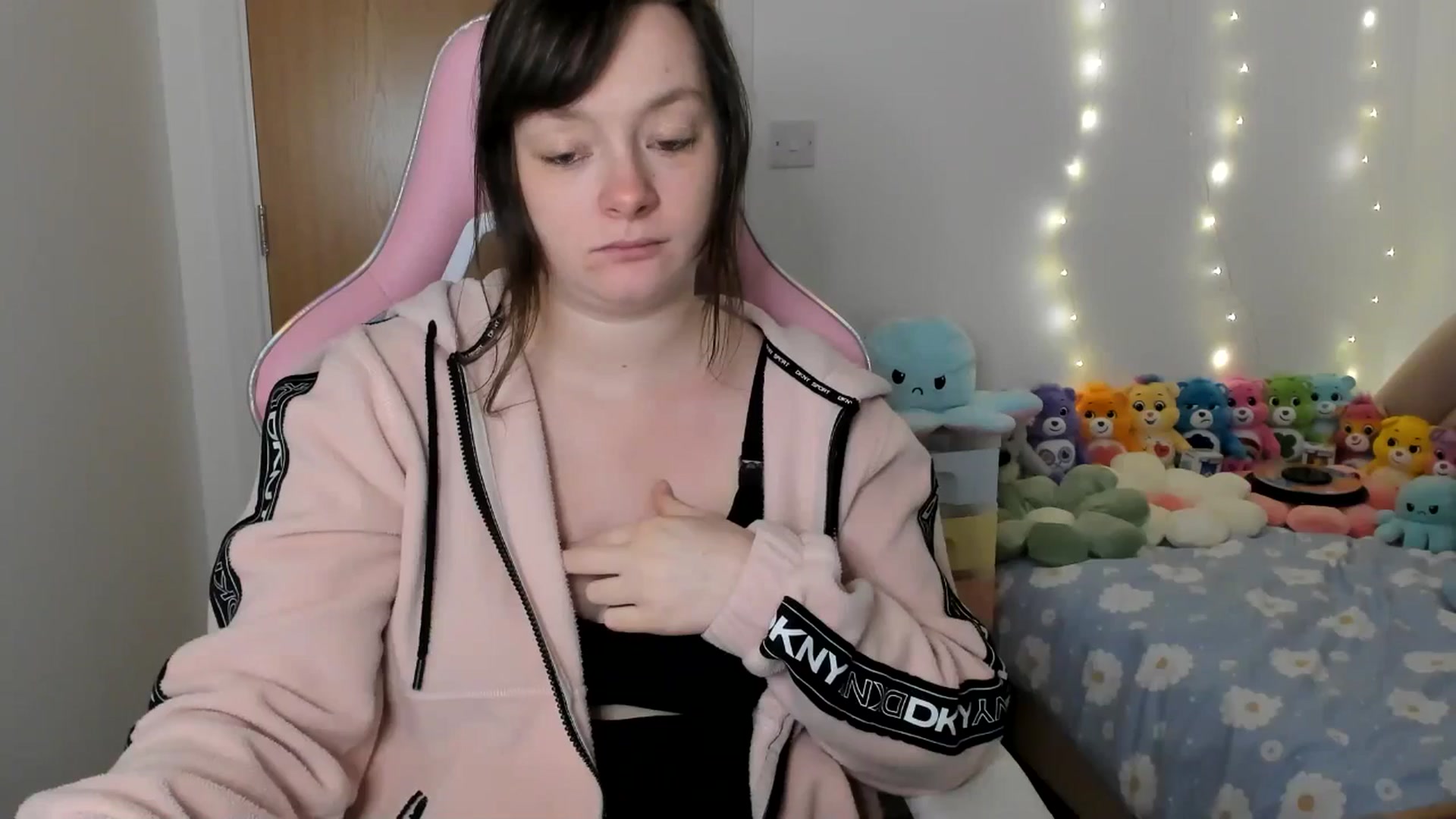 Gallery image thumbnail from JessieBear_'s myfreecams stream on, 01/16/2025, 18:06 image 11 of 20
