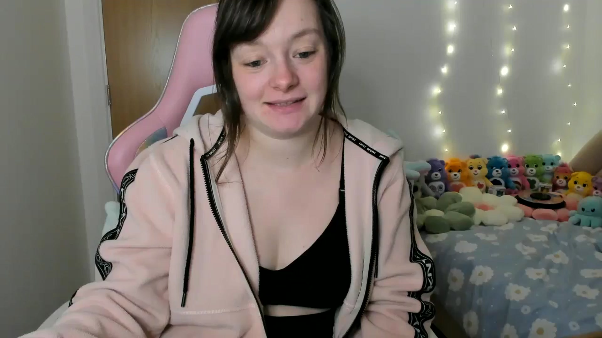 Gallery image thumbnail from JessieBear_'s myfreecams stream on, 01/16/2025, 18:06 image 14 of 20