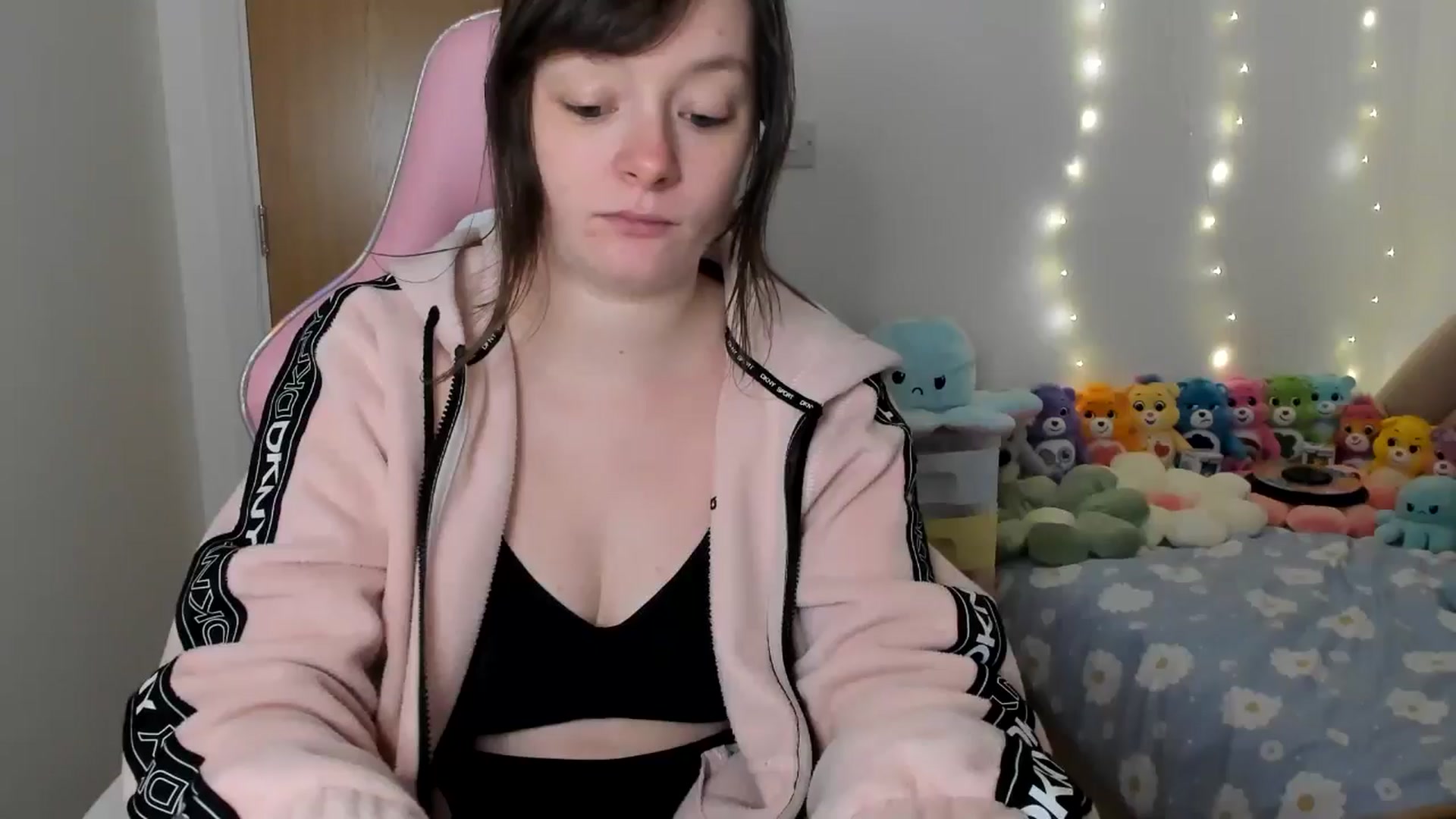 Gallery image thumbnail from JessieBear_'s myfreecams stream on, 01/16/2025, 18:06 image 6 of 20