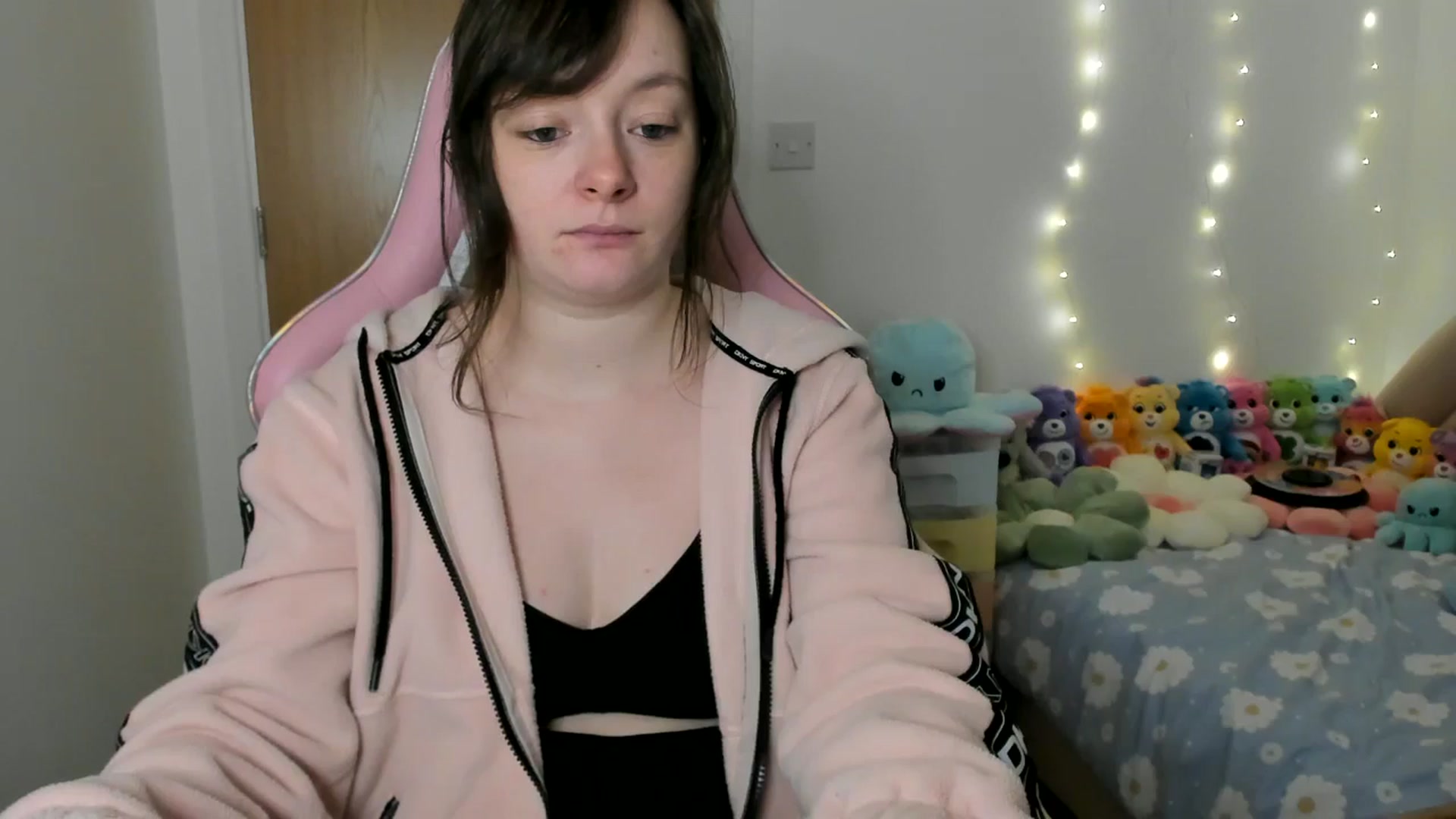 Gallery image thumbnail from JessieBear_'s myfreecams stream on, 01/16/2025, 18:06 image 17 of 20