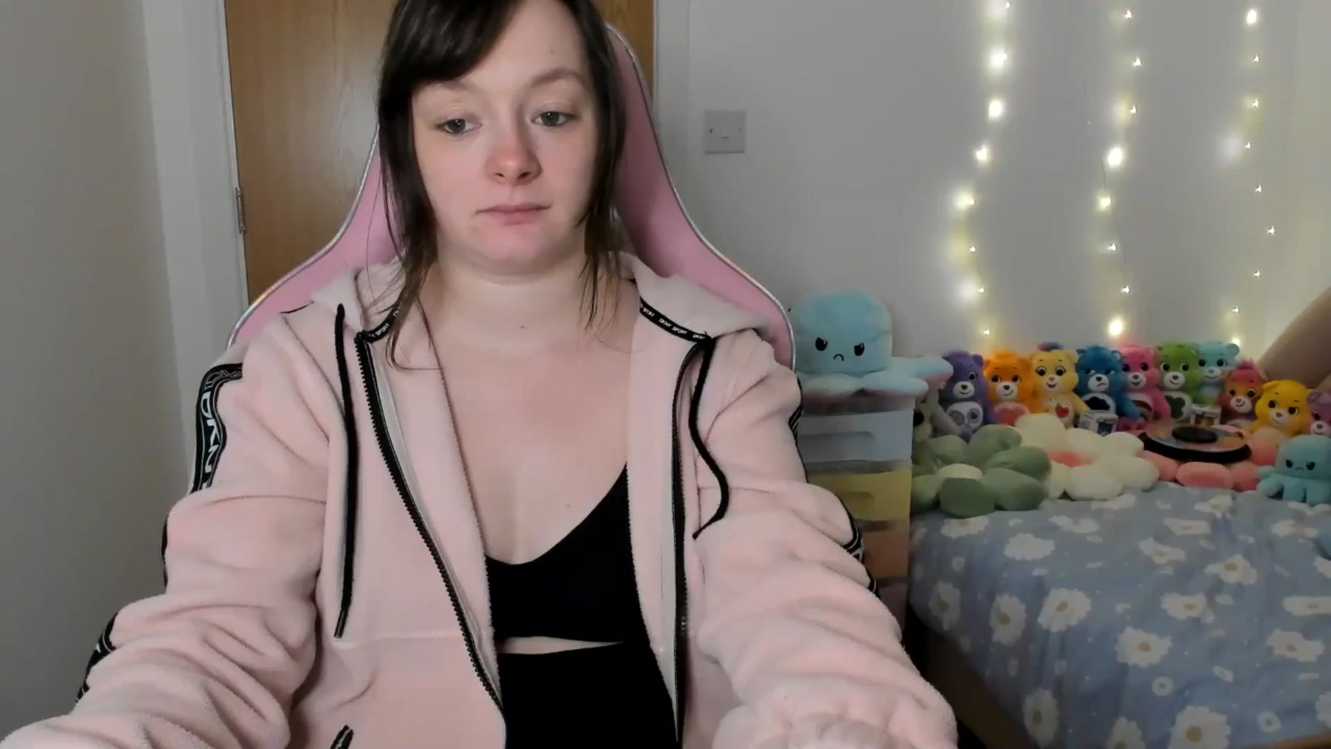 Gallery image thumbnail from JessieBear_'s myfreecams stream on, 01/16/2025, 18:06 image 10 of 20