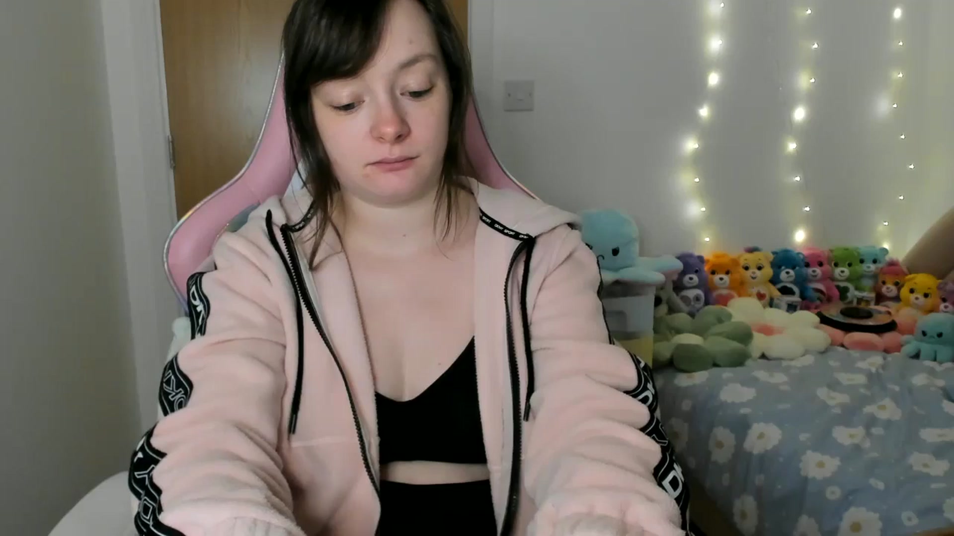 Gallery image thumbnail from JessieBear_'s myfreecams stream on, 01/16/2025, 18:06 image 16 of 20